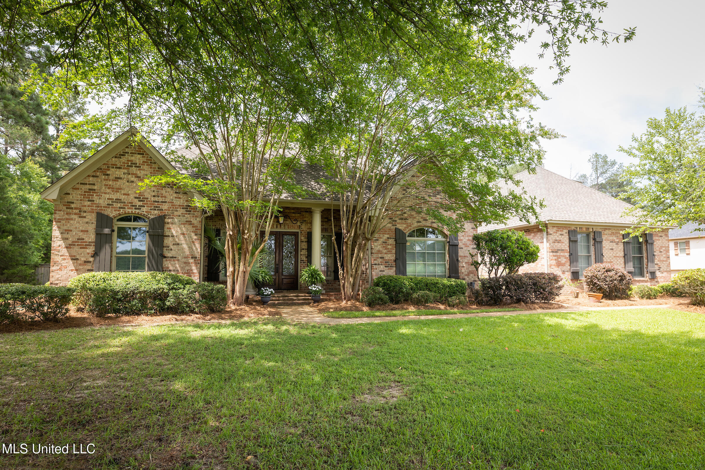 308 Pinehurst Circle, Ridgeland, Mississippi image 2