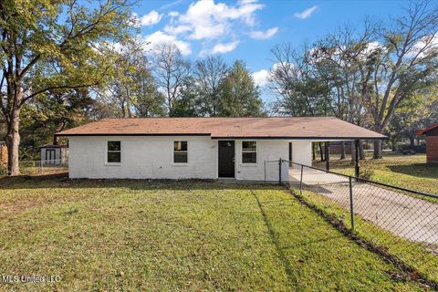 Homes For Sale - 103 Pacific Circle<br/> Copiah County, Crystal Springs, MS 39059