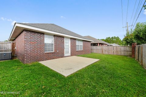 Single Family Residence in Ocean Springs MS 4122 Silverwood Drive 22.jpg