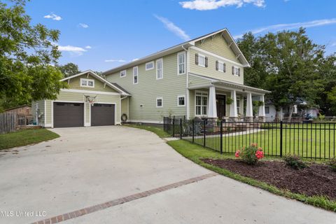 Single Family Residence in Ocean Springs MS 504 Dewey Avenue.jpg