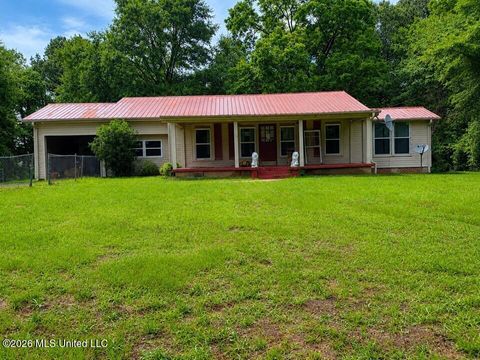 Homes For Sale - 16063 E Highway 16<br/> De Kalb, MS 39328