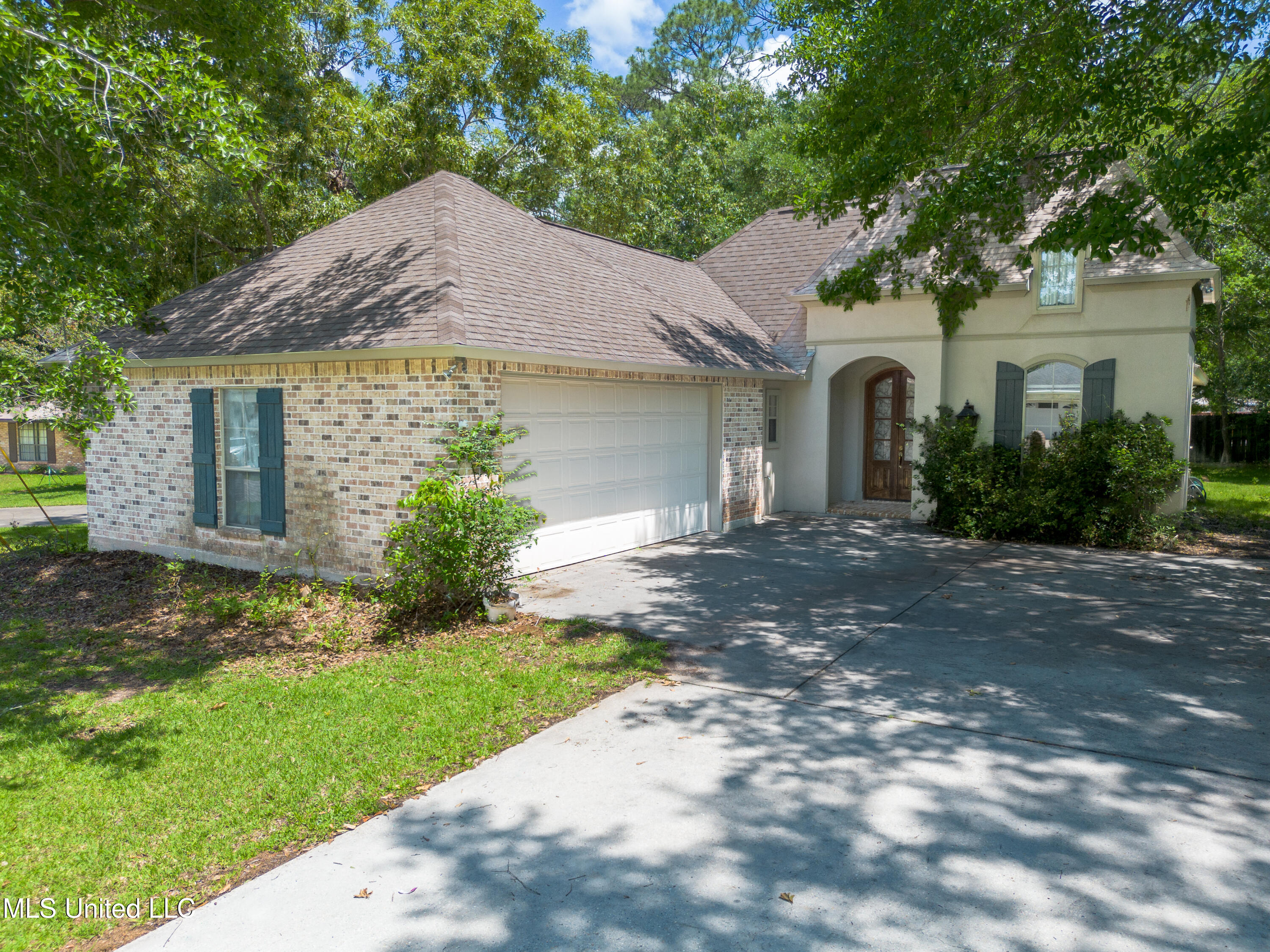 796 Hapuna Place, Diamondhead, Mississippi image 1