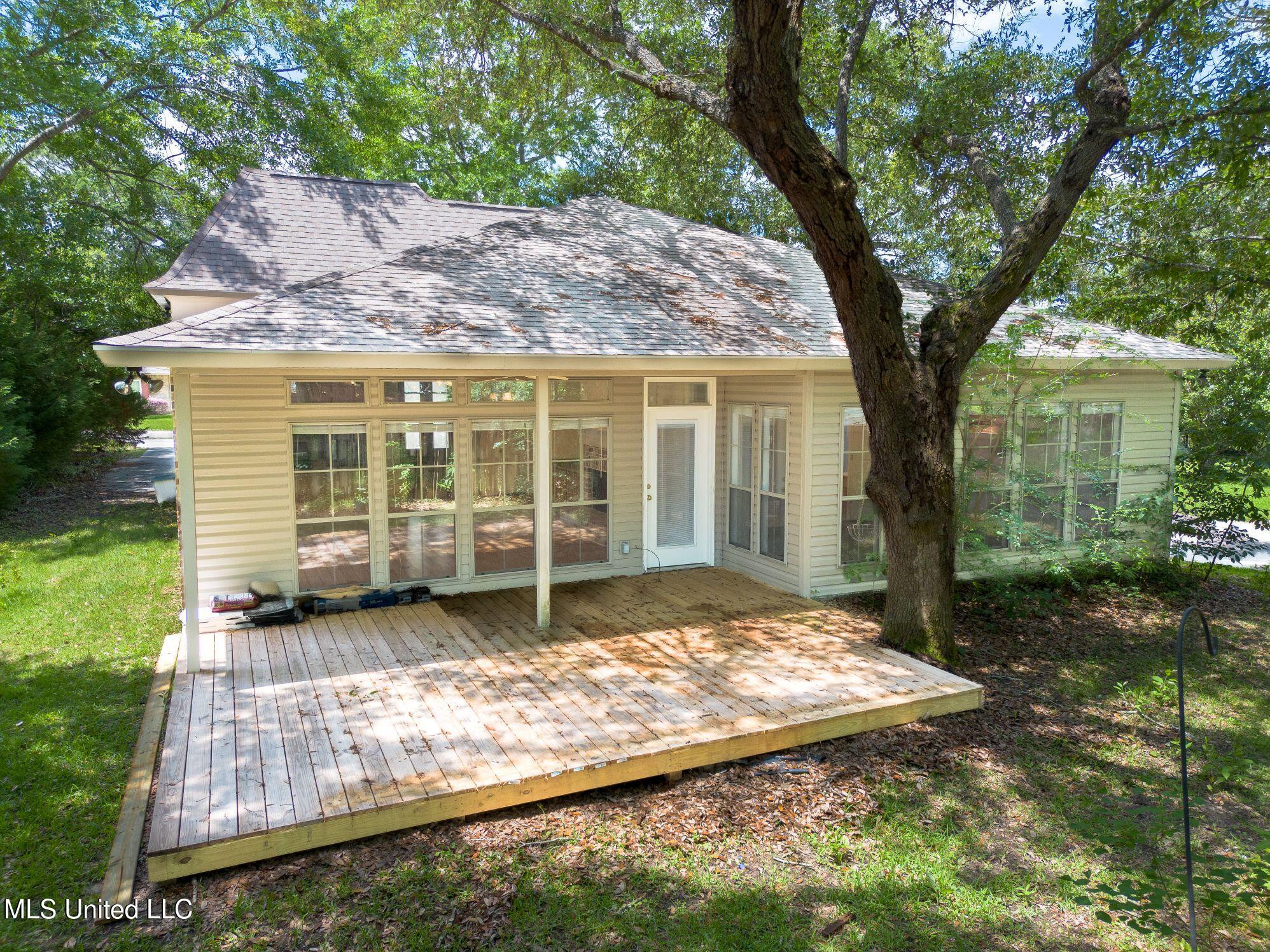 796 Hapuna Place, Diamondhead, Mississippi image 3