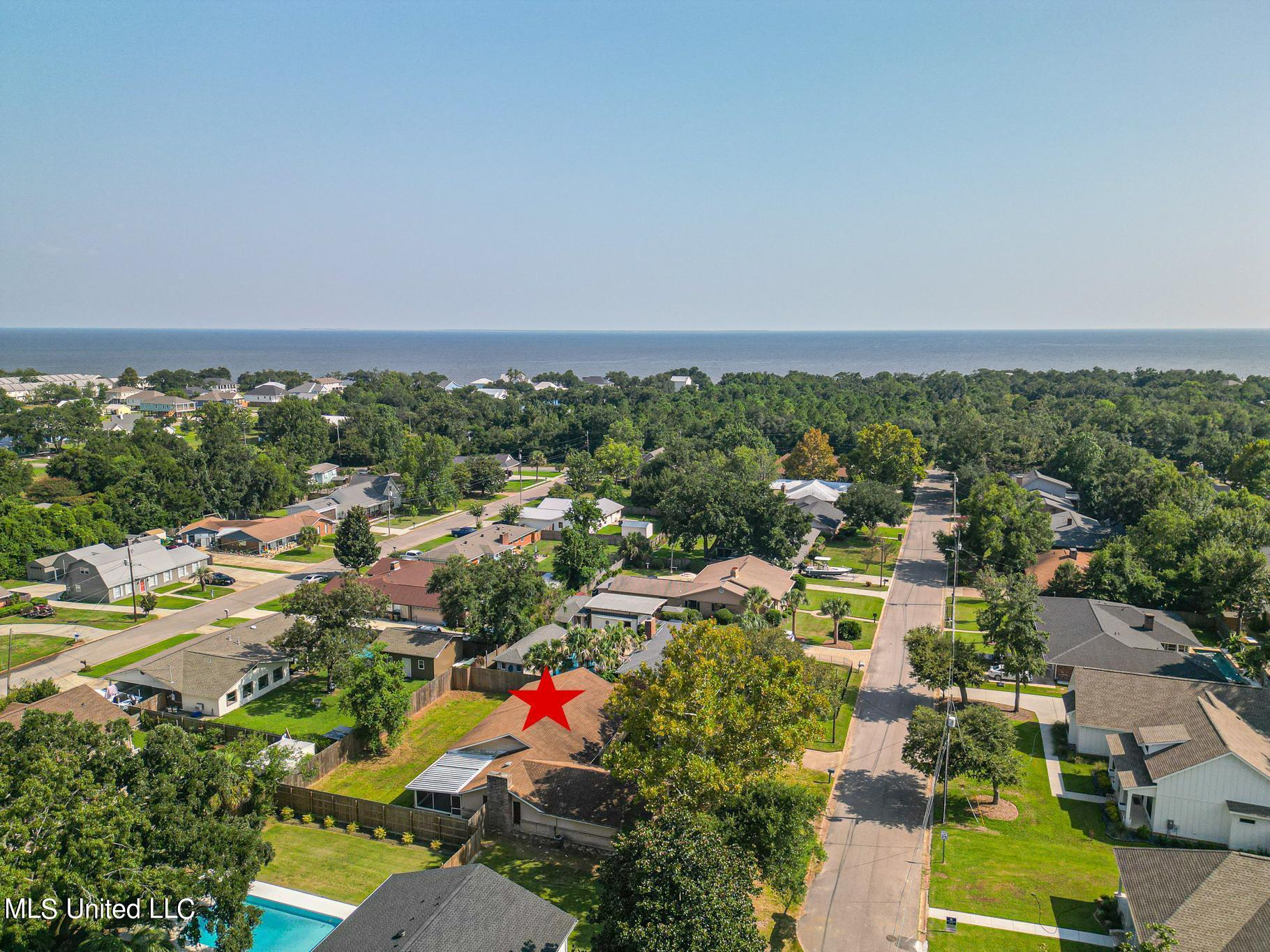 112 Driftwood Drive, Long Beach, Mississippi image 4