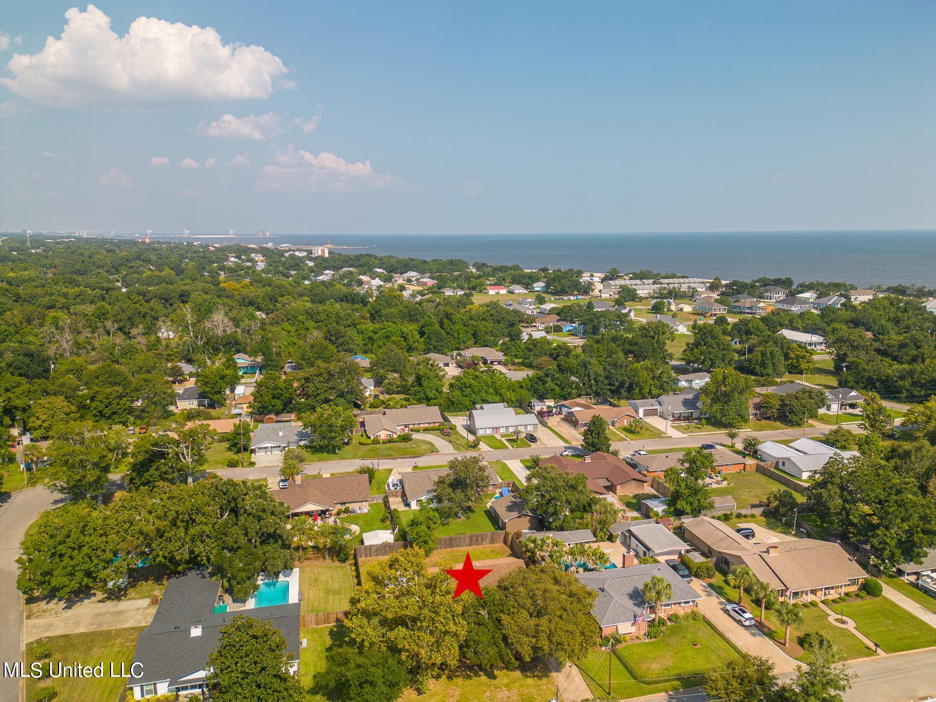 112 Driftwood Drive, Long Beach, Mississippi image 3