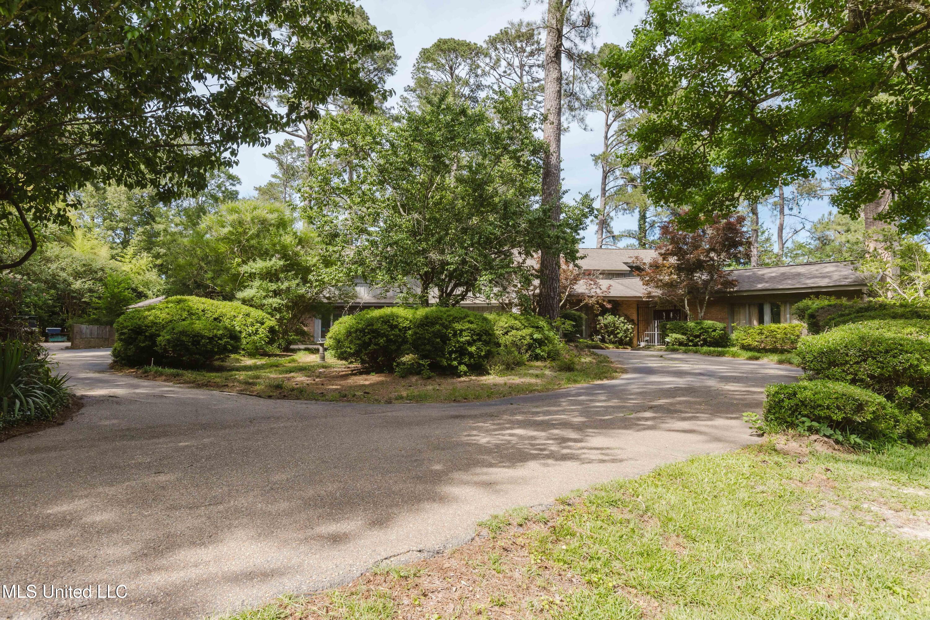 3960 Forest Hill Road, Jackson, Mississippi image 5