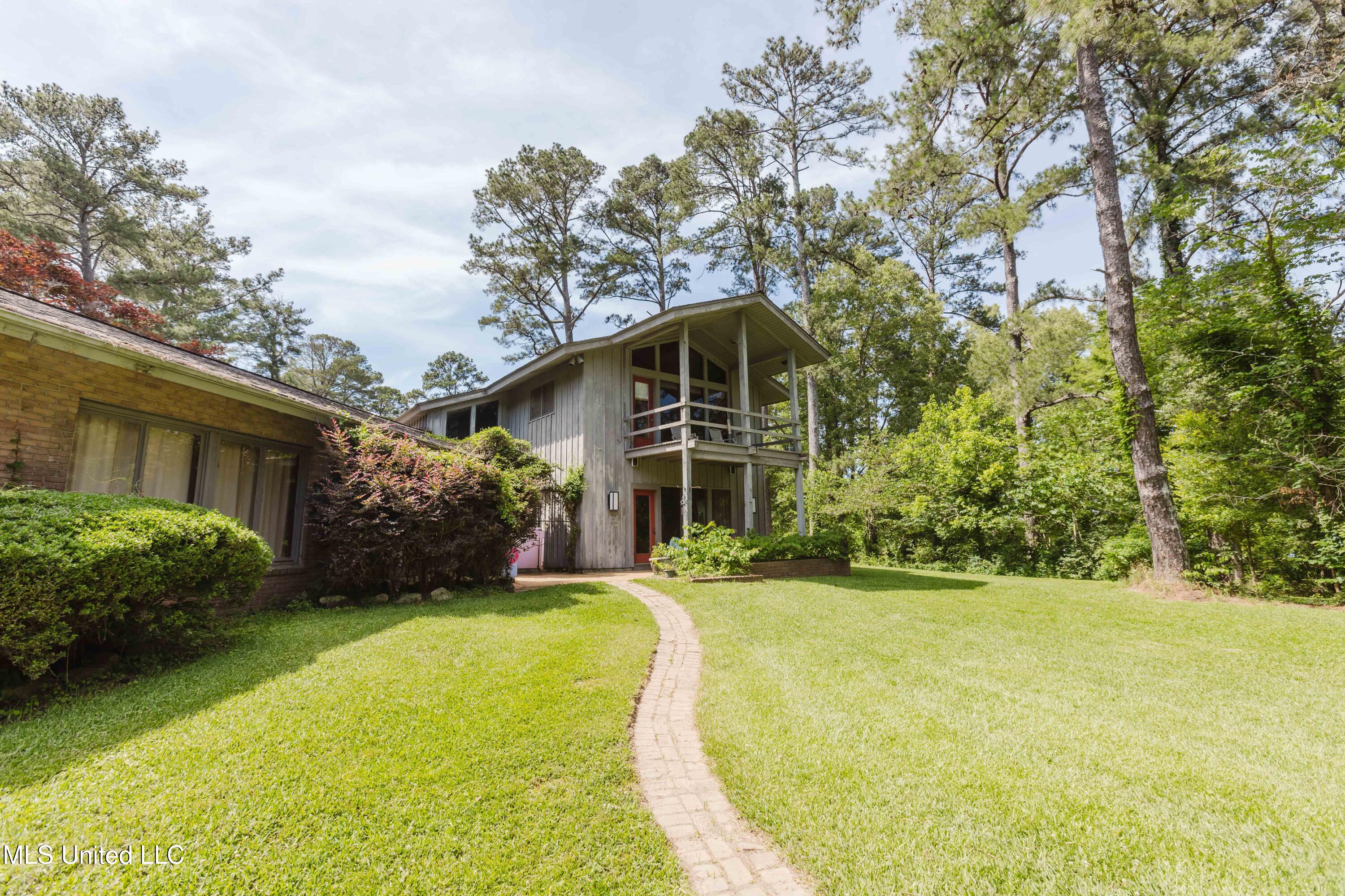 3960 Forest Hill Road, Jackson, Mississippi image 2