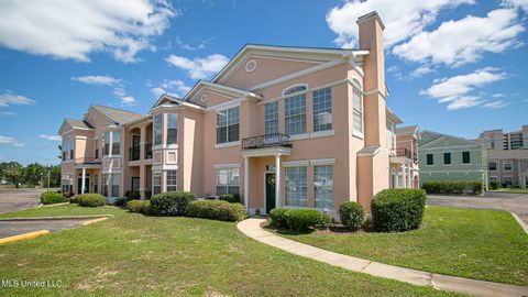 Condominium in Gulfport MS 2252 Beach Drive Drive.jpg