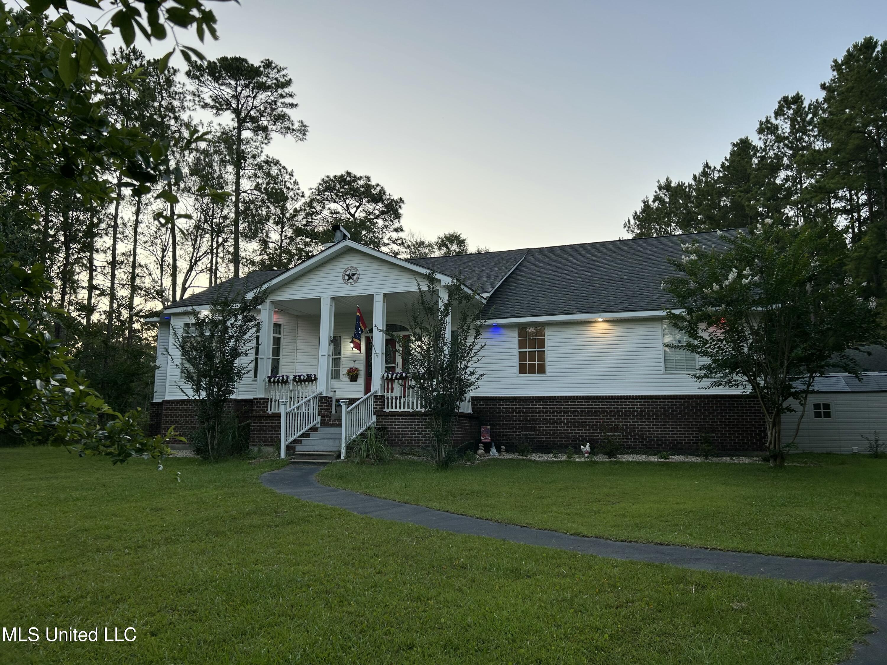 20507 Old Biloxi Road, Vancleave, Mississippi image 2