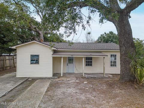 Single Family Residence in Gulfport MS 490 Central Avenue.jpg