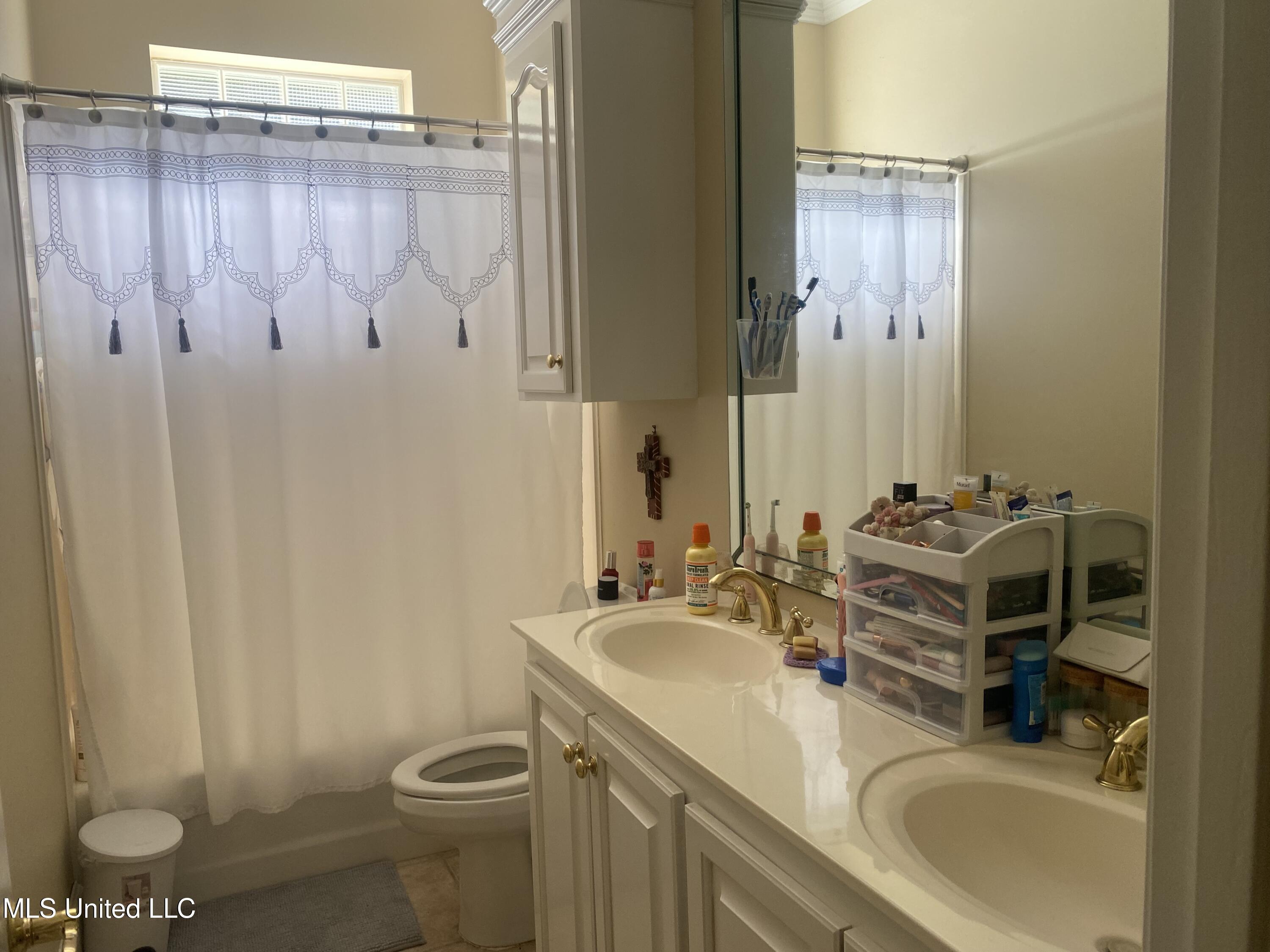 962 Glen Oaks Drive, Pass Christian, Mississippi image 9
