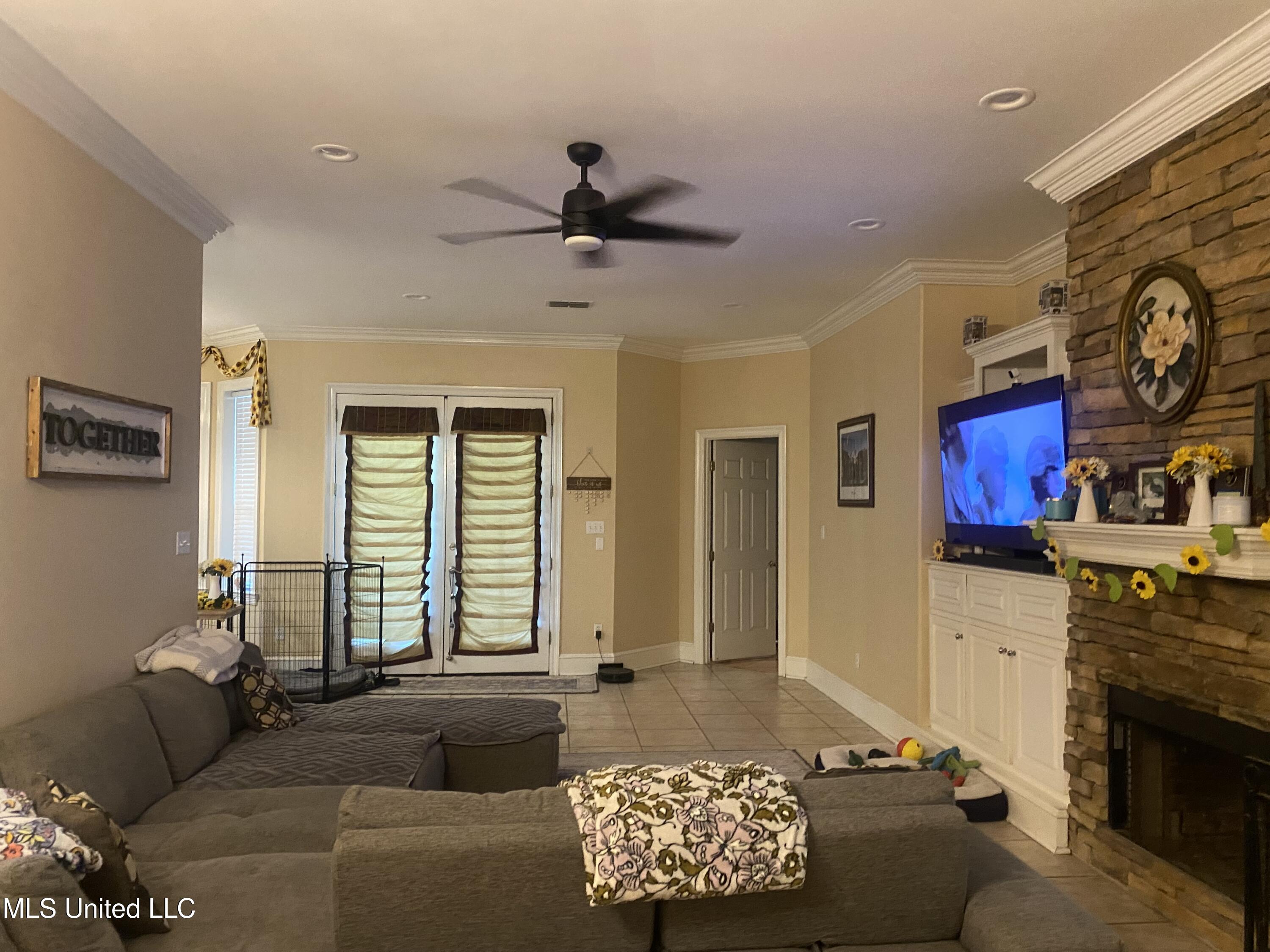 962 Glen Oaks Drive, Pass Christian, Mississippi image 3