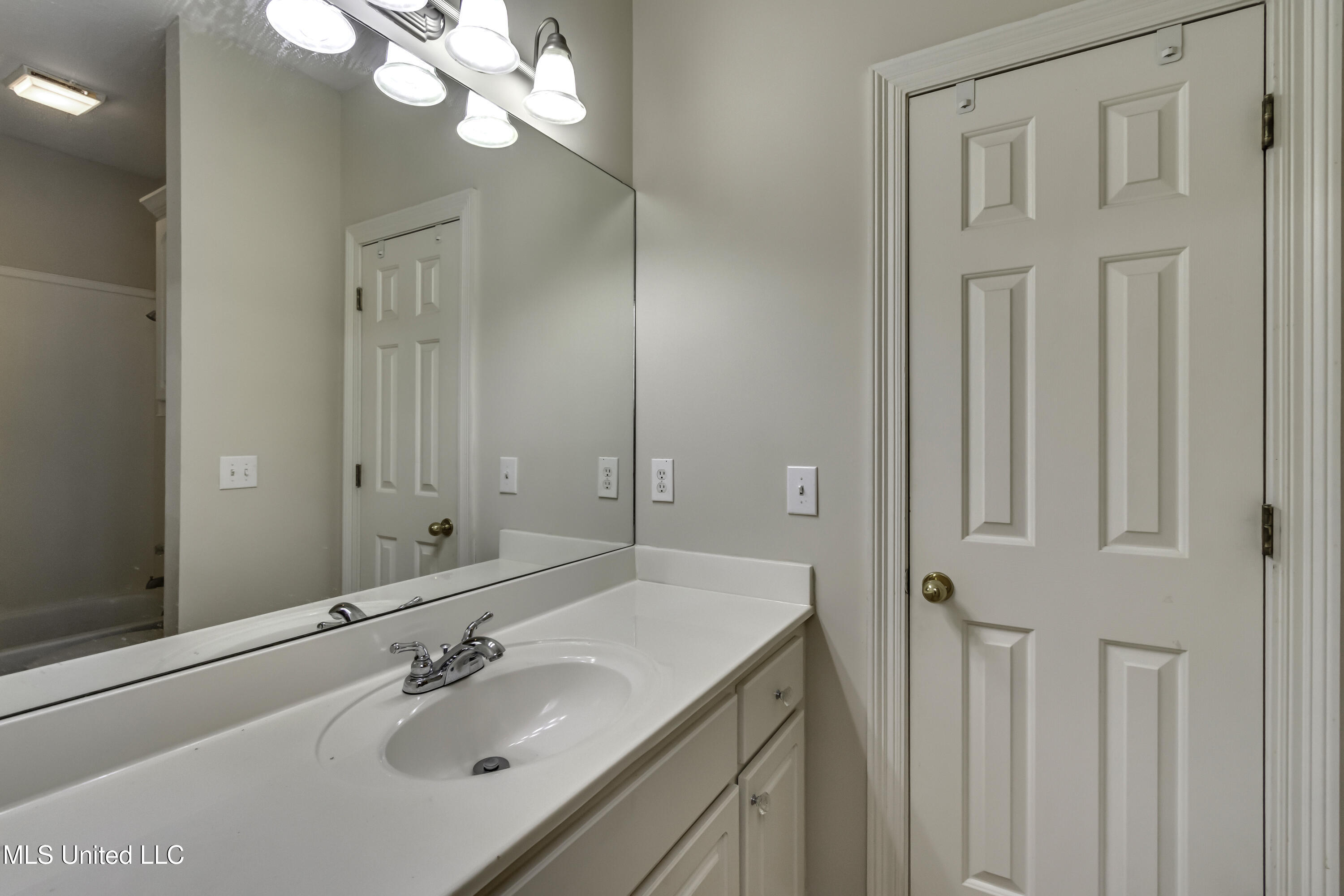 Madison, Mississippi 39110, United States, 4 Bedrooms Bedrooms, ,2 BathroomsBathrooms,Residential,Active,248282