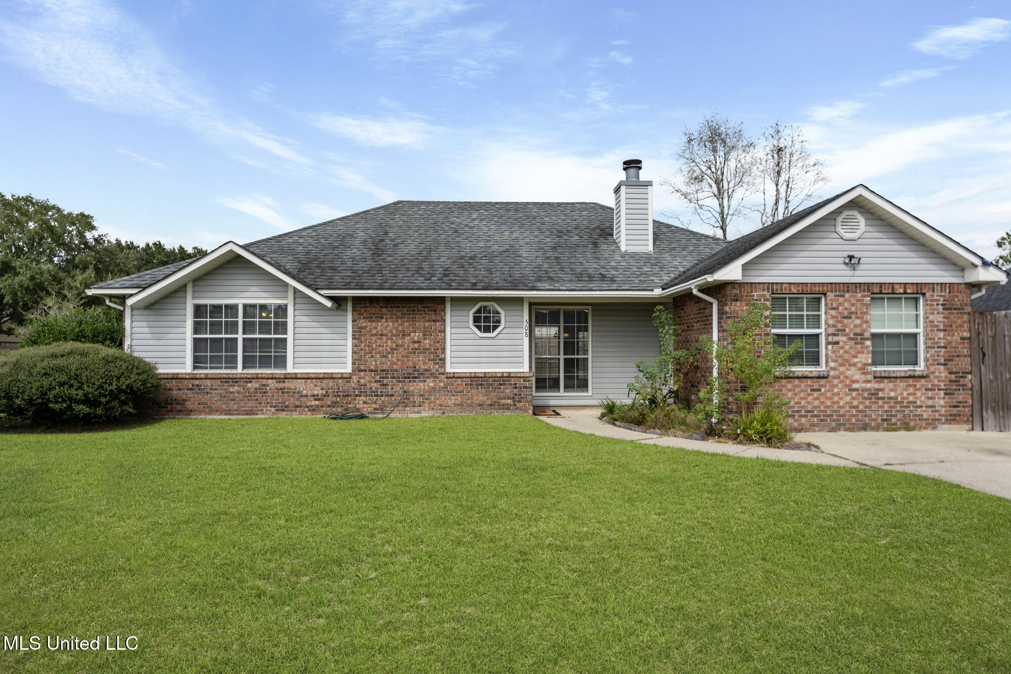 508 Woodward Drive, Ocean Springs, Mississippi image 1