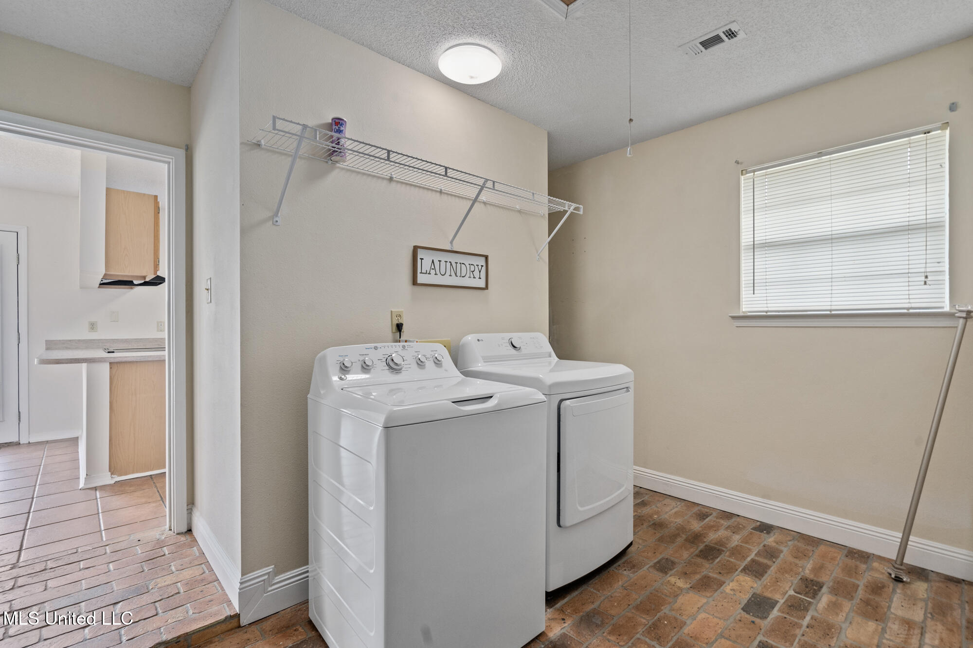 508 Woodward Drive, Ocean Springs, Mississippi image 7