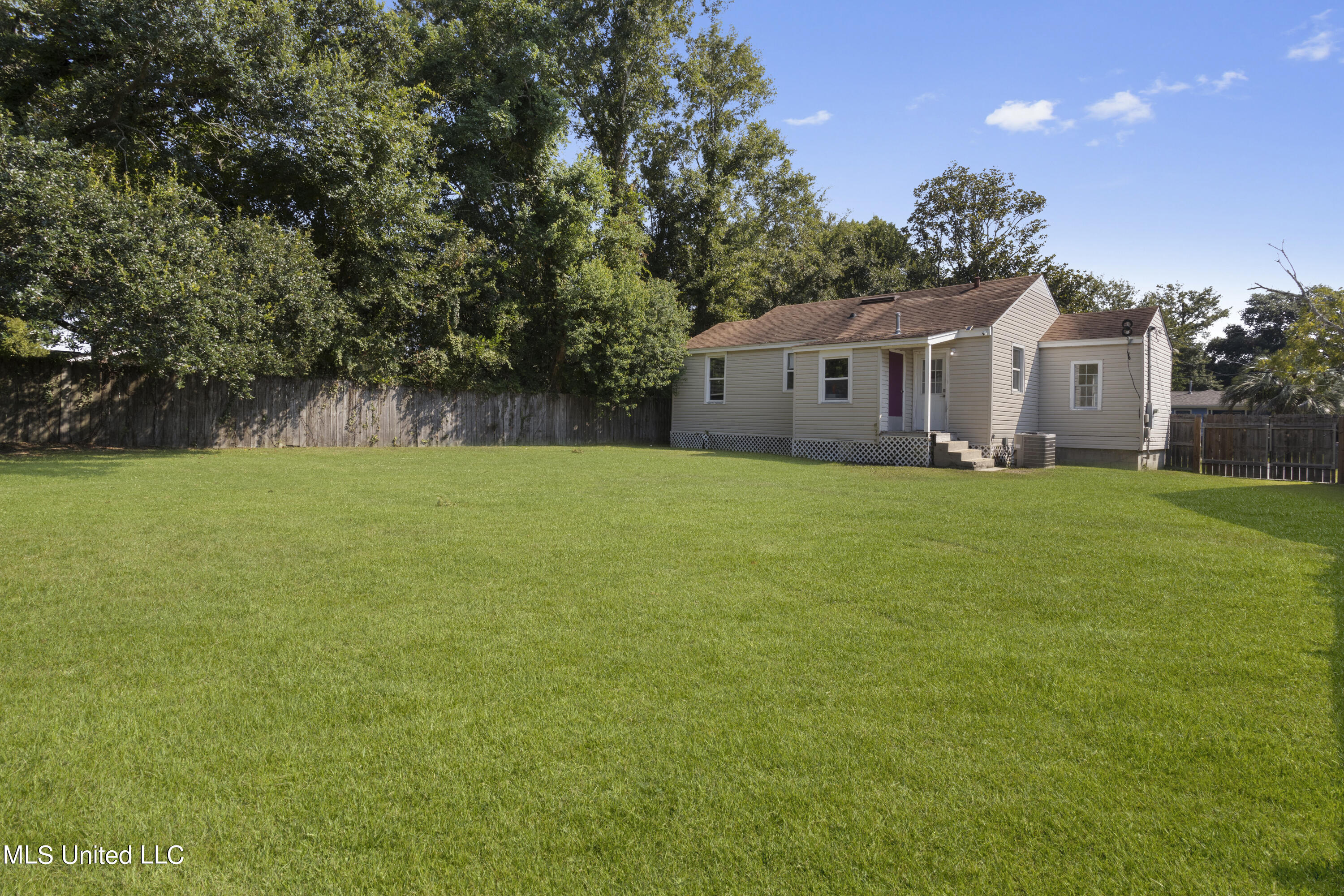 124 S Ocean Wave Avenue, Long Beach, Mississippi image 20