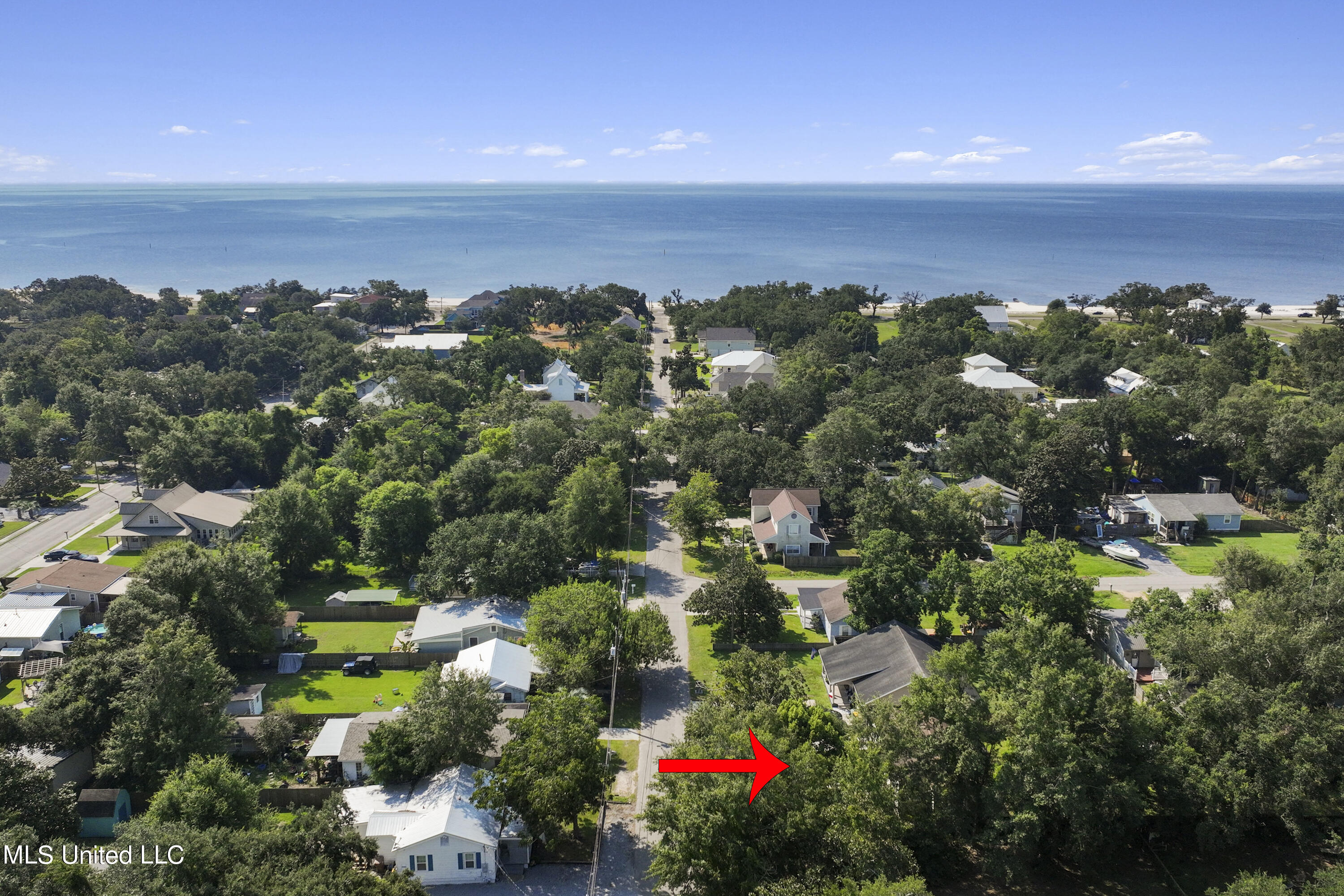 124 S Ocean Wave Avenue, Long Beach, Mississippi image 2