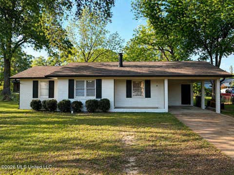 Homes For Sale - 690 Cox Avenue<br/> Holly Springs, MS 38635