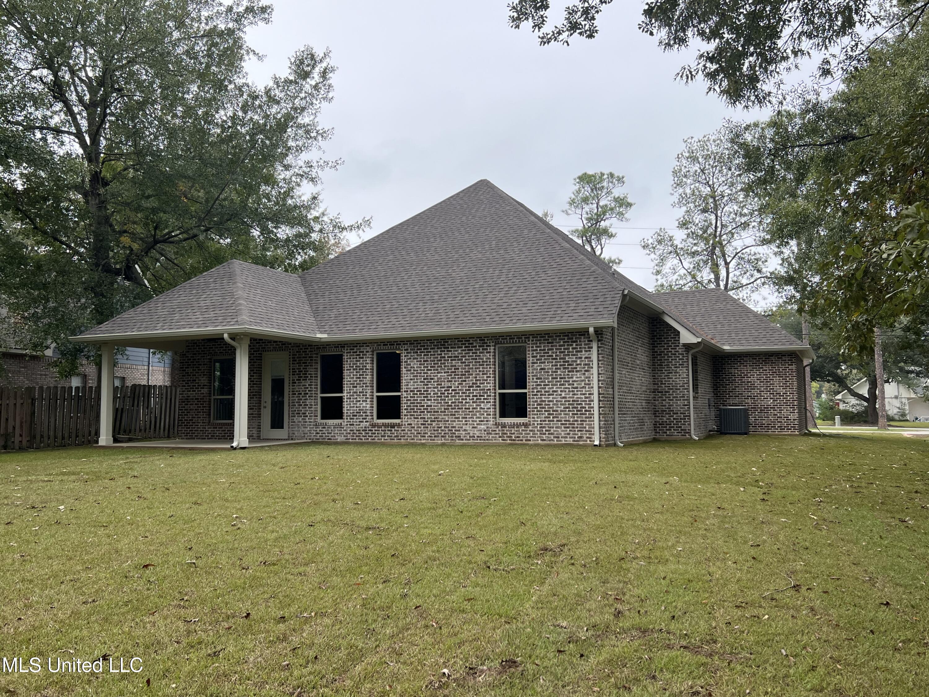 7873 Hilo Way, Diamondhead, Mississippi image 2