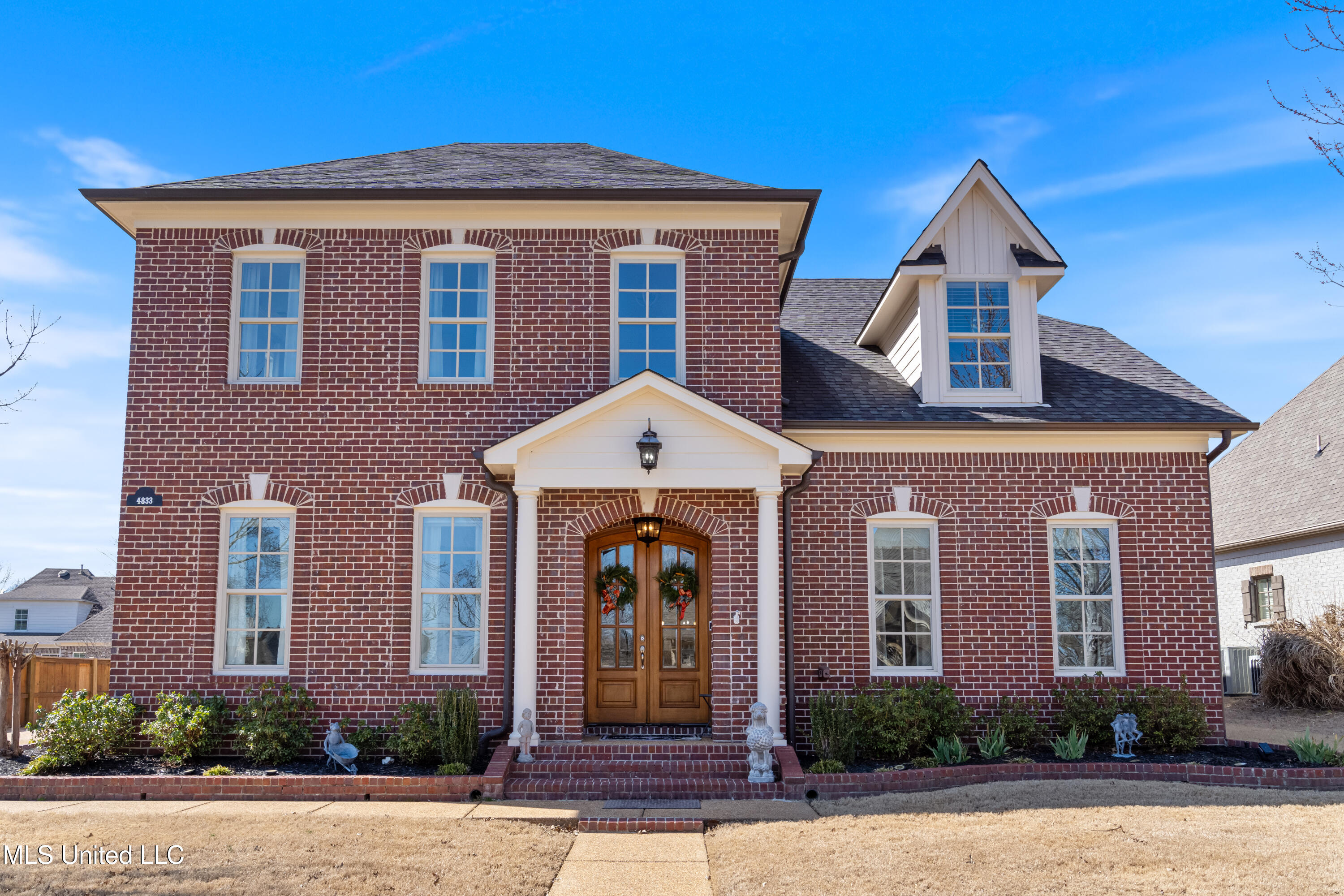 4833 E Delbridge Court, Olive Branch, Mississippi image 1