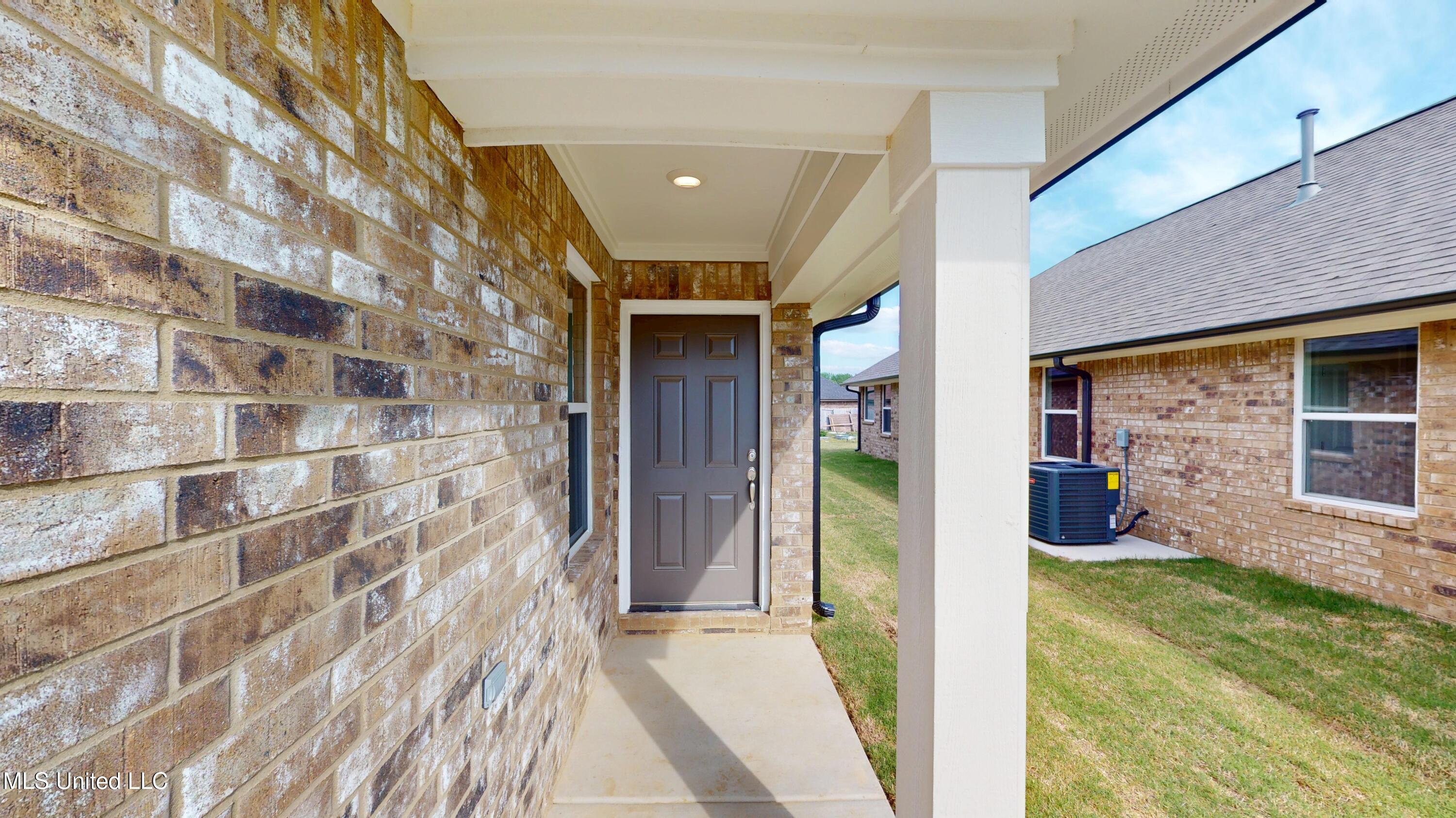 7908 Gardendale Drive, Olive Branch, Mississippi image 3
