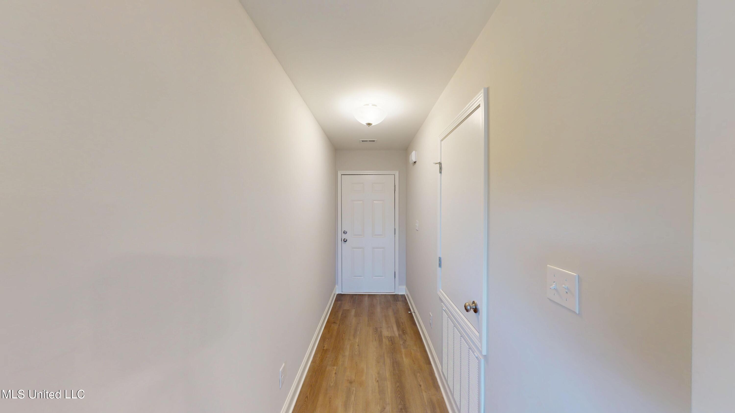 7908 Gardendale Drive, Olive Branch, Mississippi image 6