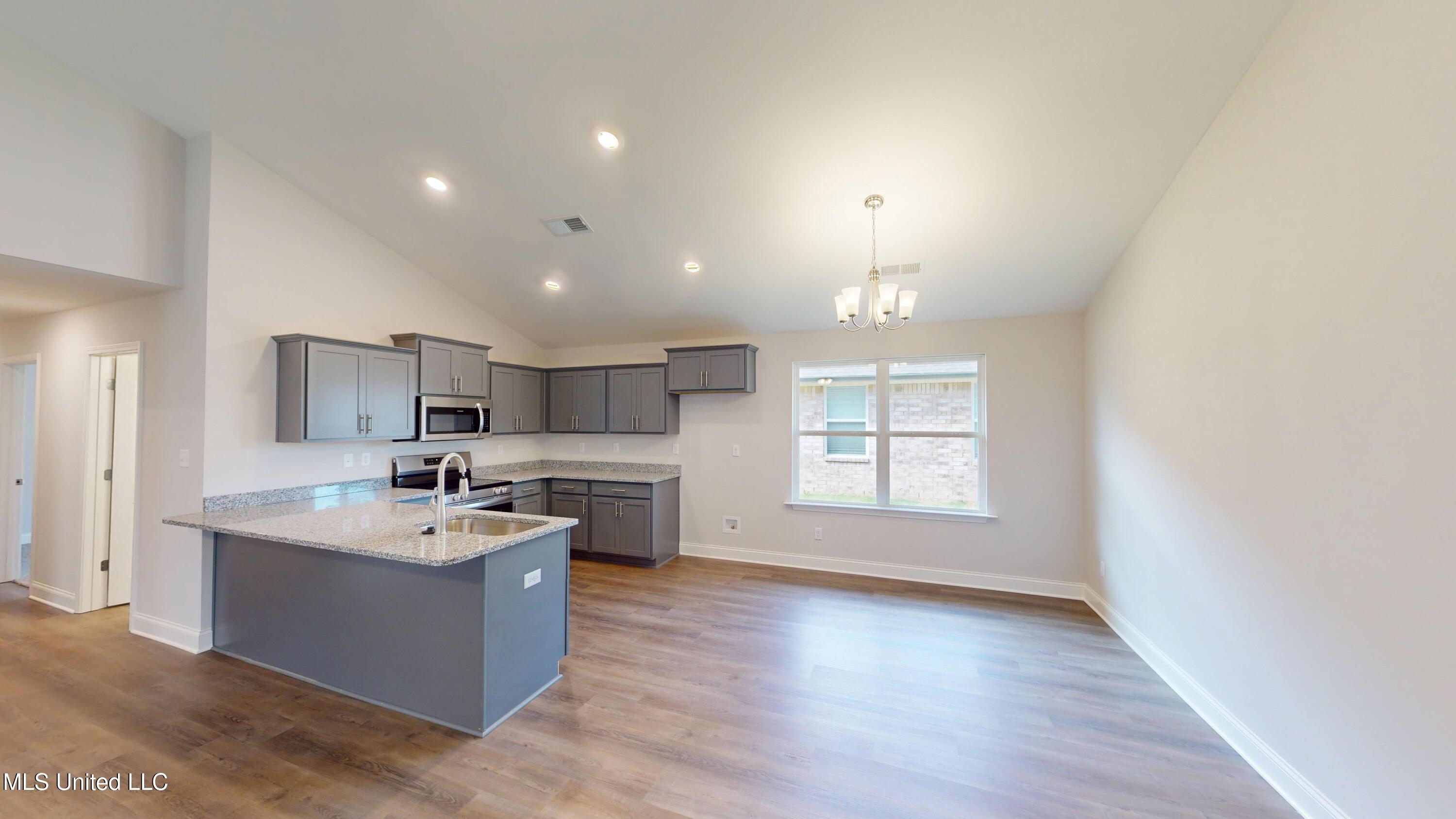 7908 Gardendale Drive, Olive Branch, Mississippi image 9