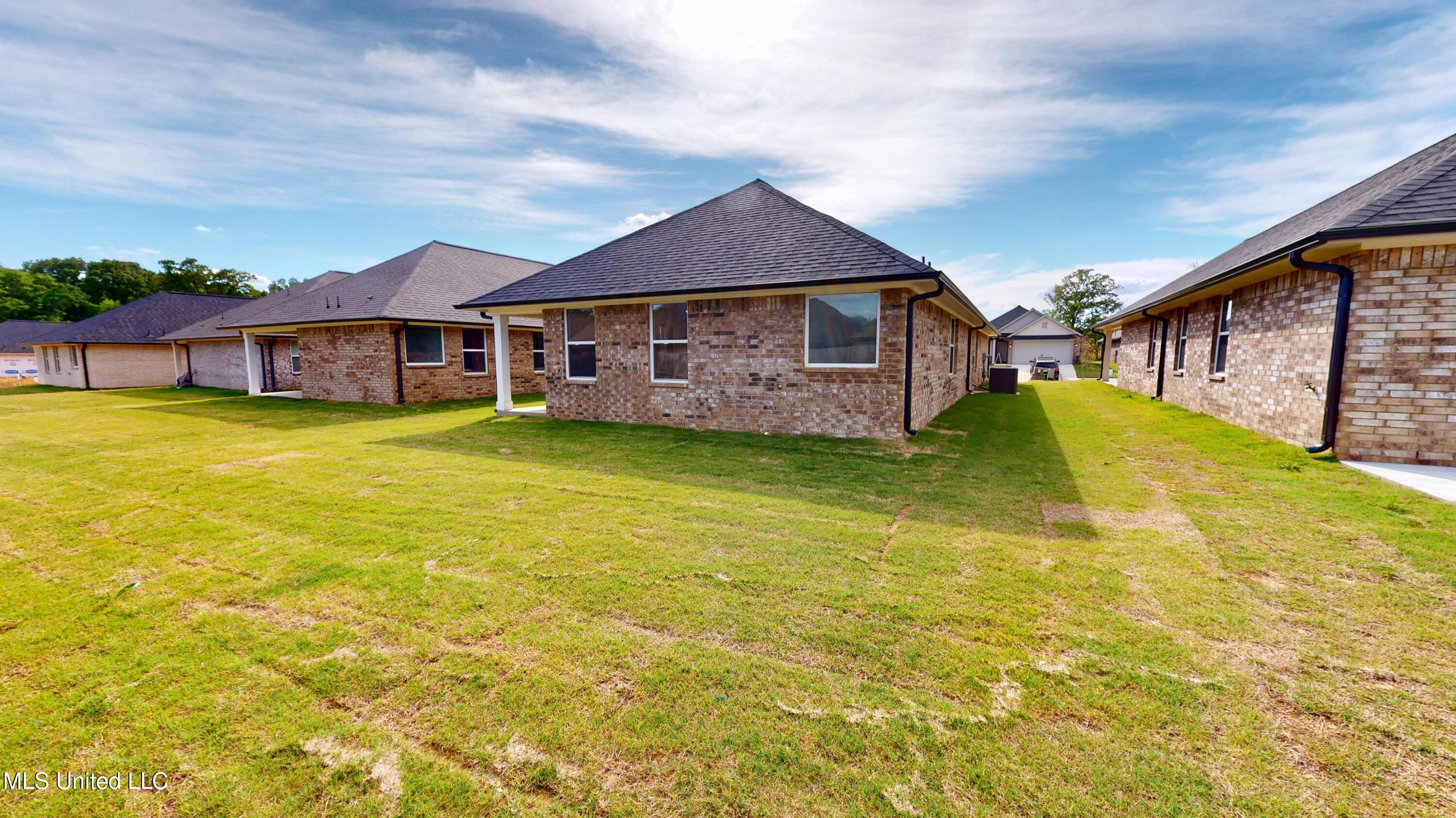 7908 Gardendale Drive, Olive Branch, Mississippi image 25