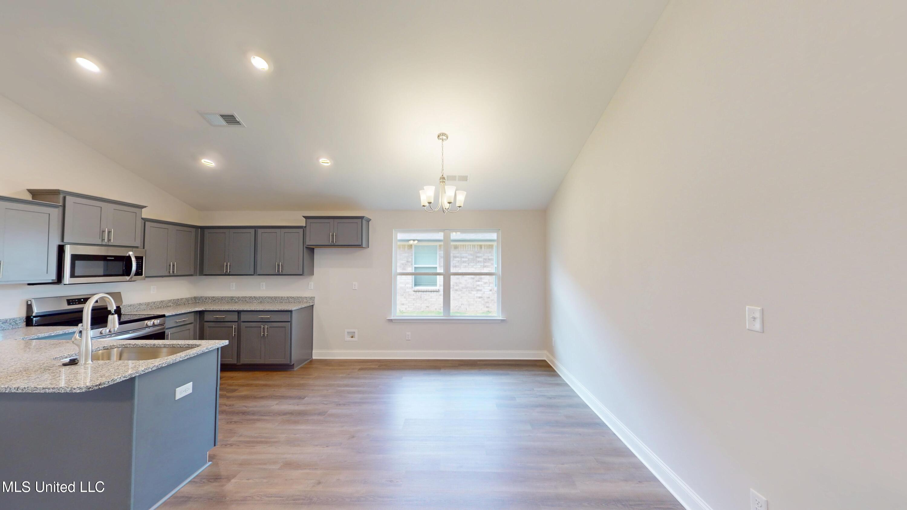 7908 Gardendale Drive, Olive Branch, Mississippi image 10