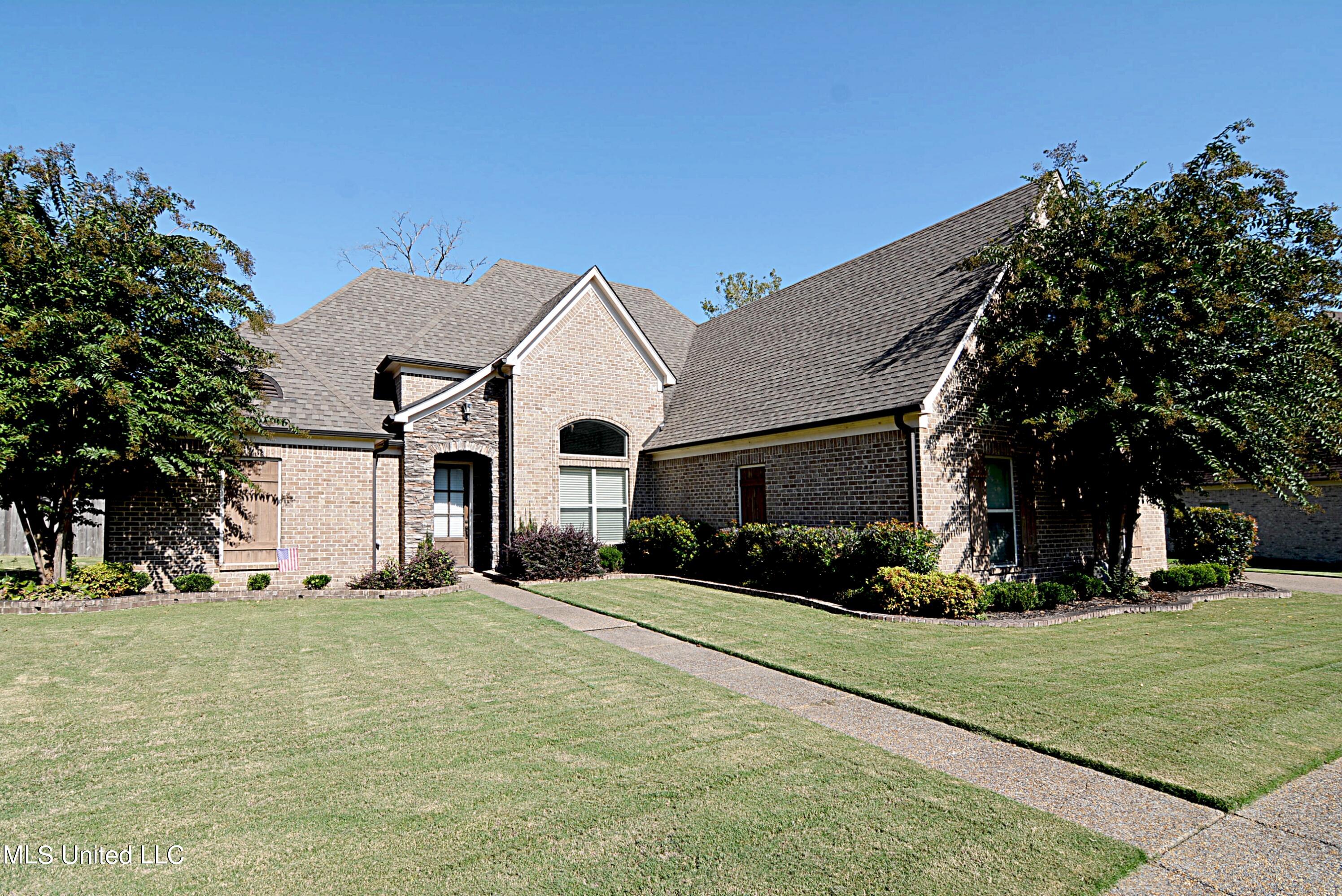 4038 Kayley Lane, Olive Branch, Mississippi image 2