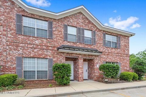 Condominium in Ocean Springs MS 100 Armand Oaks.jpg