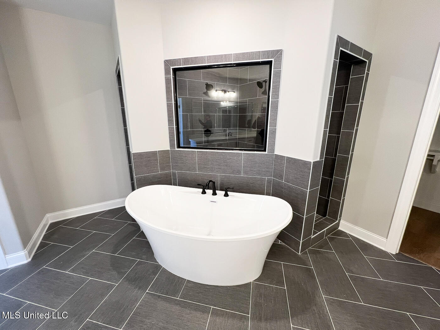 11482 Vickis Lane, Olive Branch, Mississippi image 35