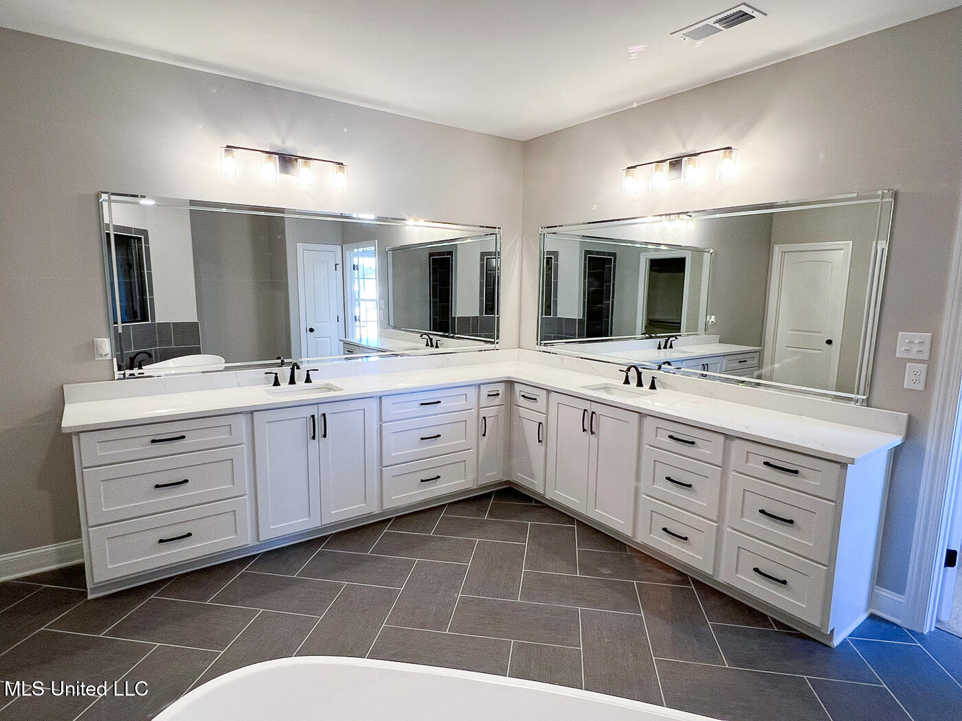 11482 Vickis Lane, Olive Branch, Mississippi image 38
