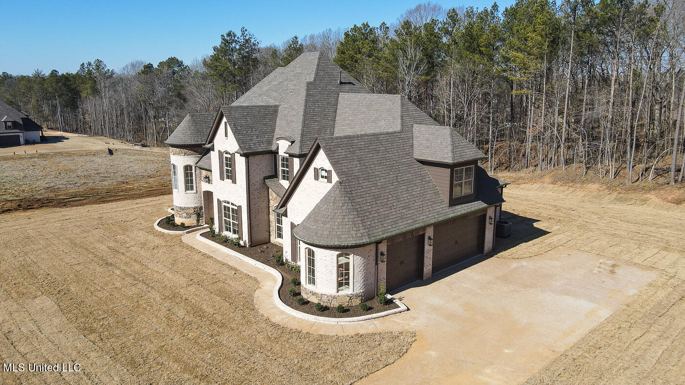11482 Vickis Lane, Olive Branch, Mississippi image 5
