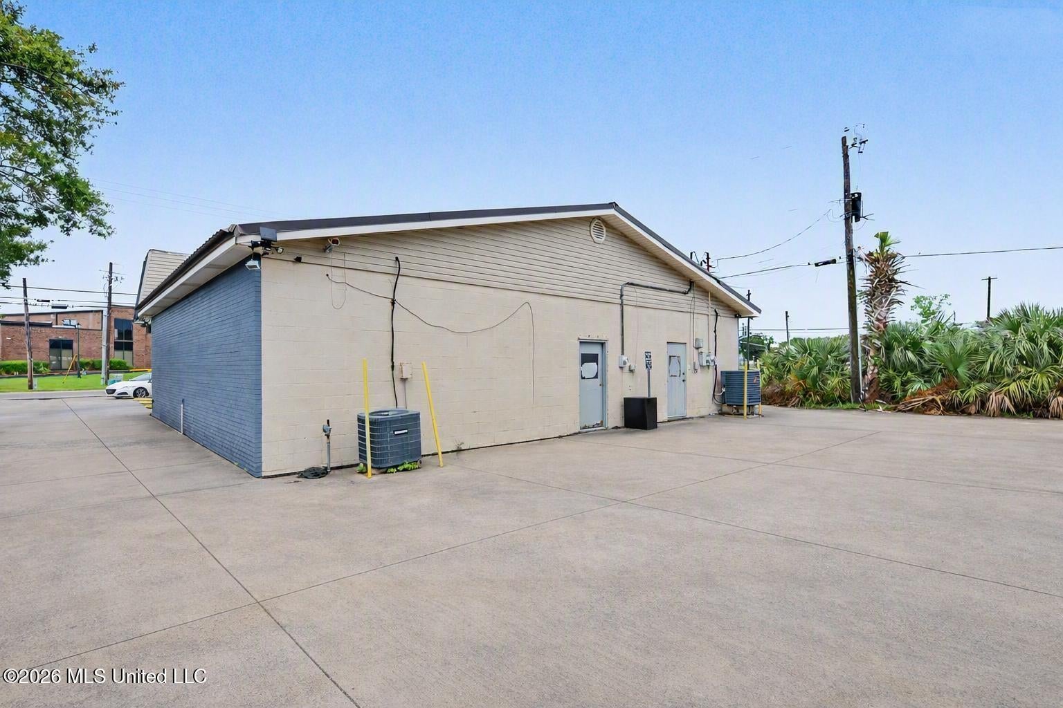 703 Dunbar Avenue