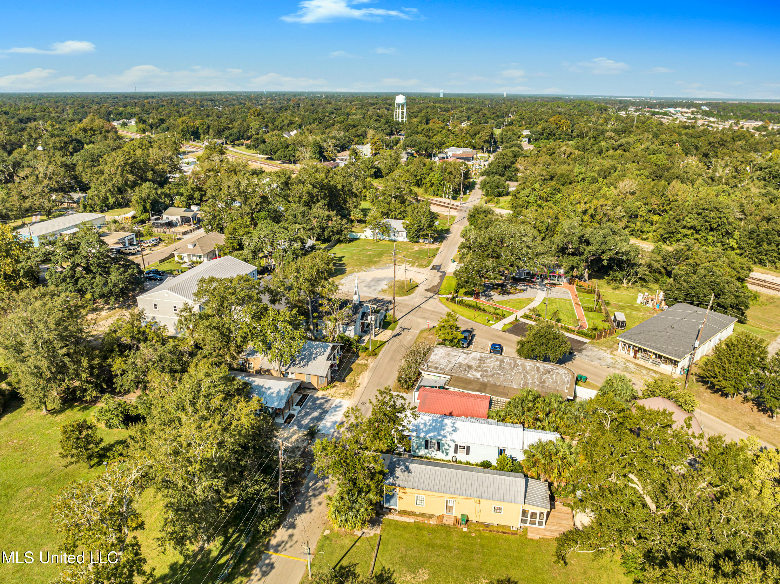 253 Sycamore Street, Bay Saint Louis, Mississippi image 36