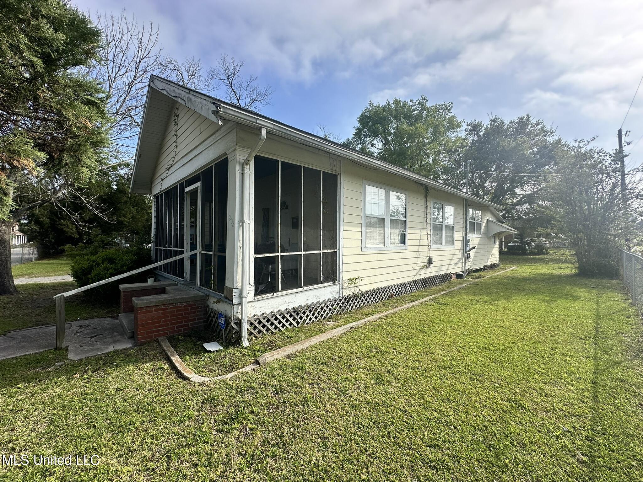 202 Lee Street, Biloxi, Mississippi image 11