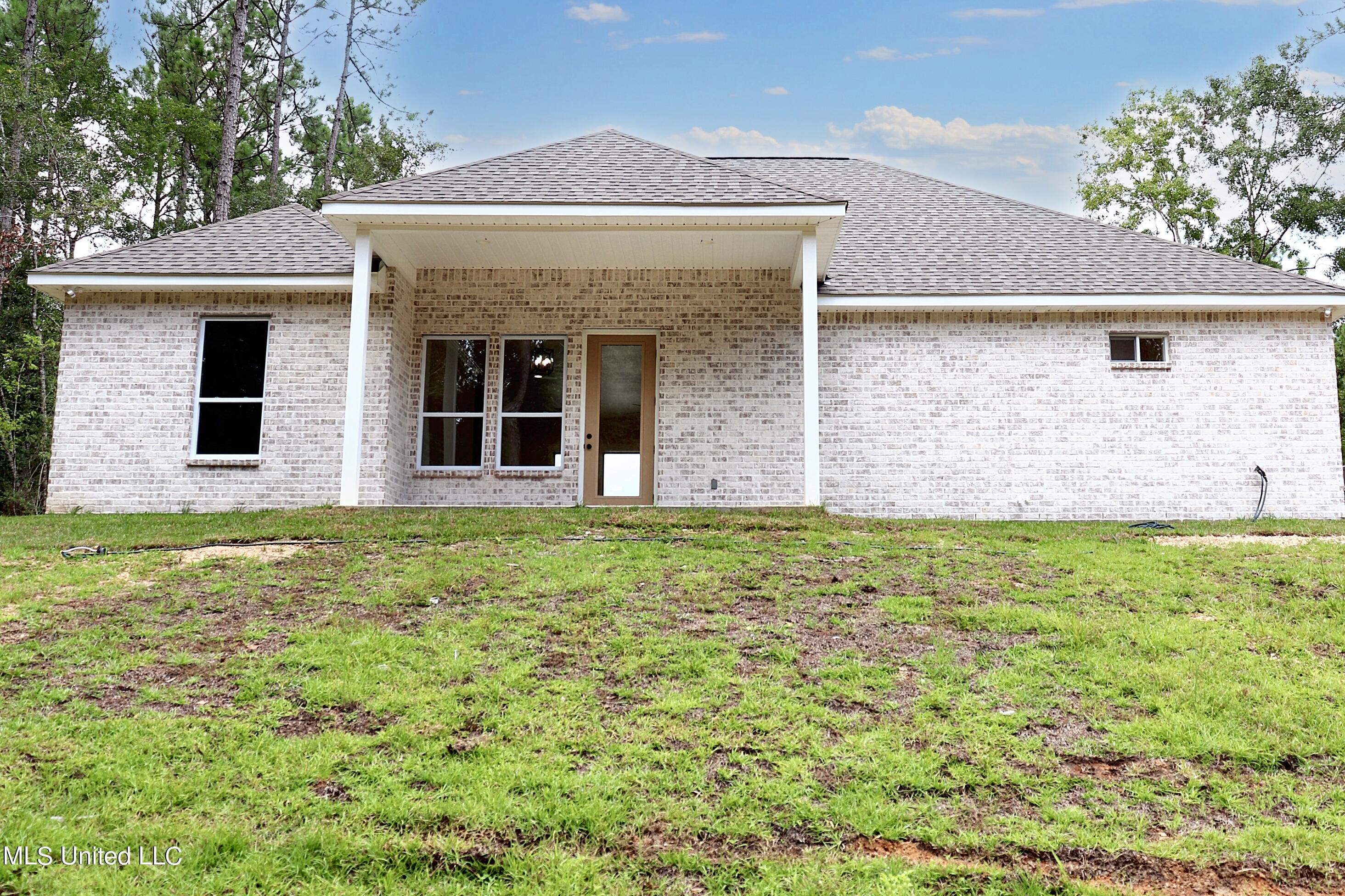 6 Valley View Drive, Carriere, Mississippi image 2