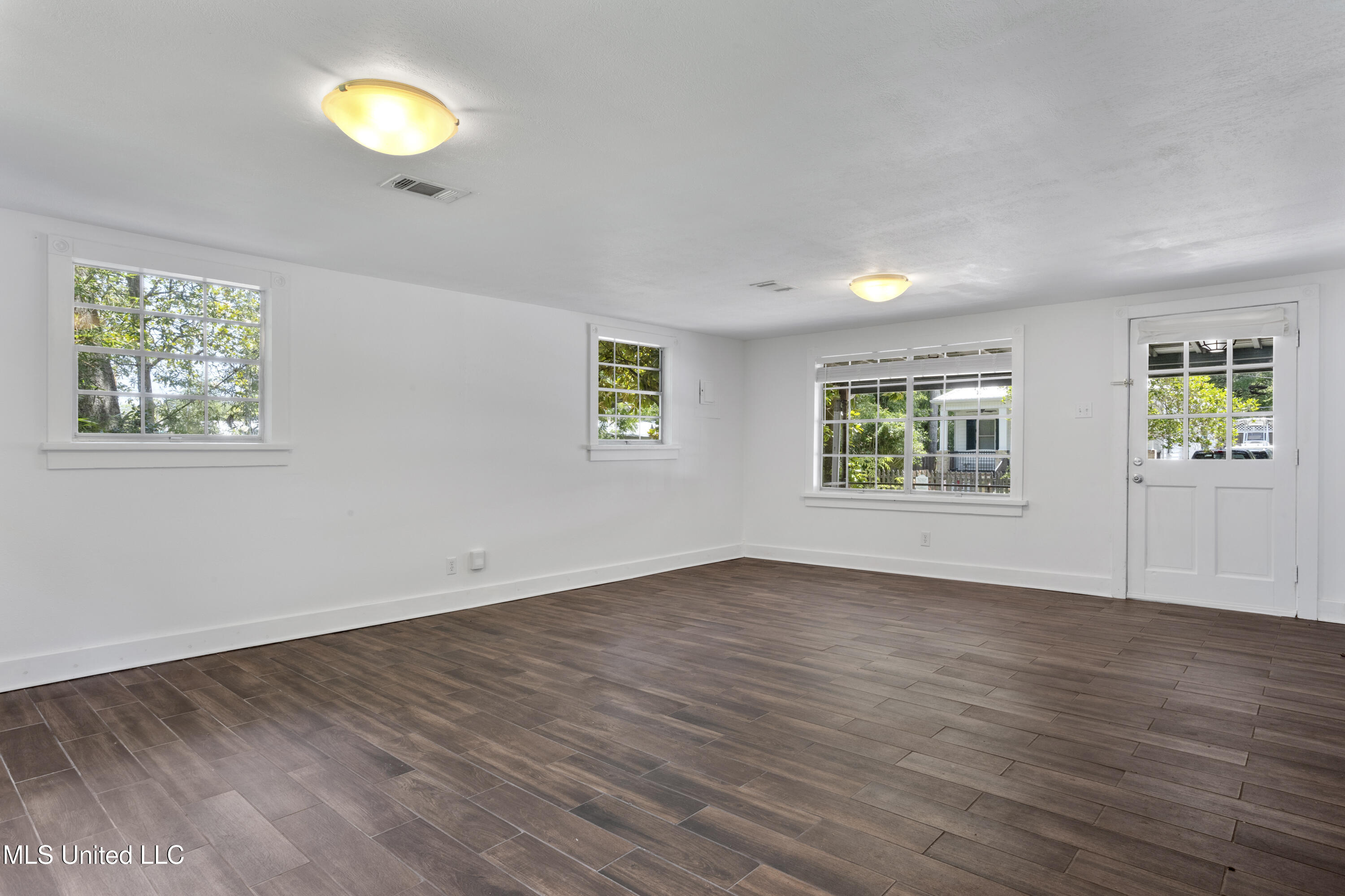 609 Russell Avenue, Ocean Springs, Mississippi image 7