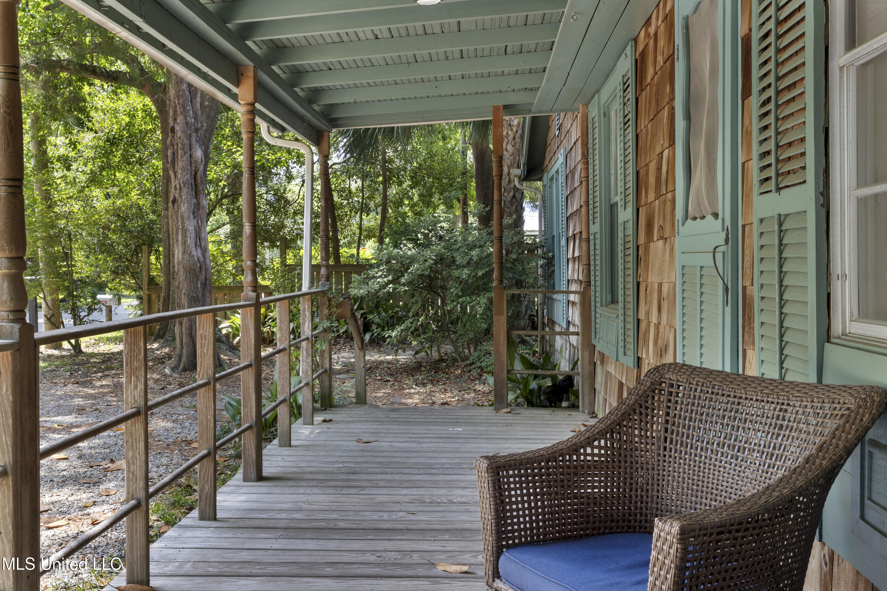 609 Russell Avenue, Ocean Springs, Mississippi image 2