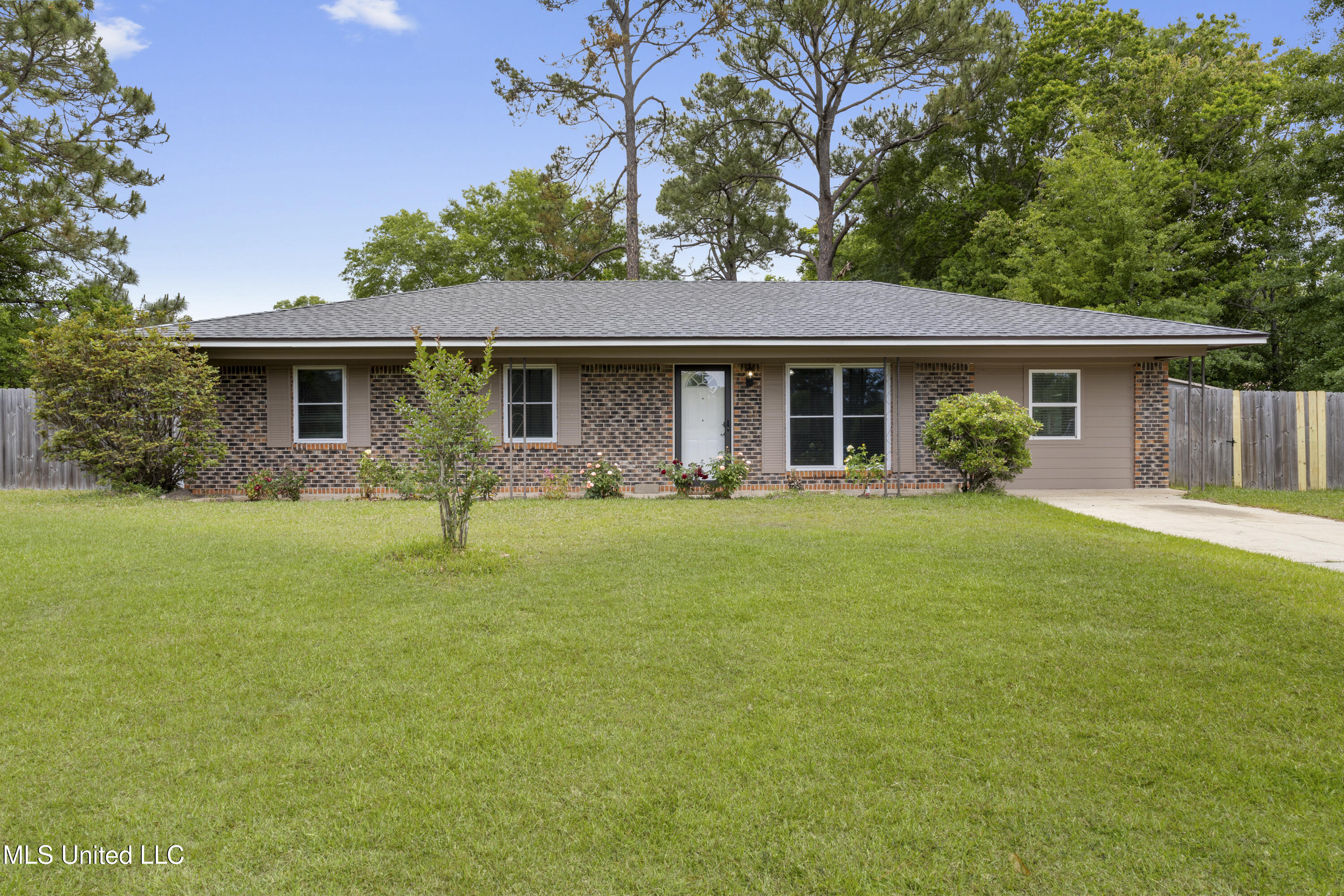 100 Grand Teton Drive, Ocean Springs, Mississippi image 2