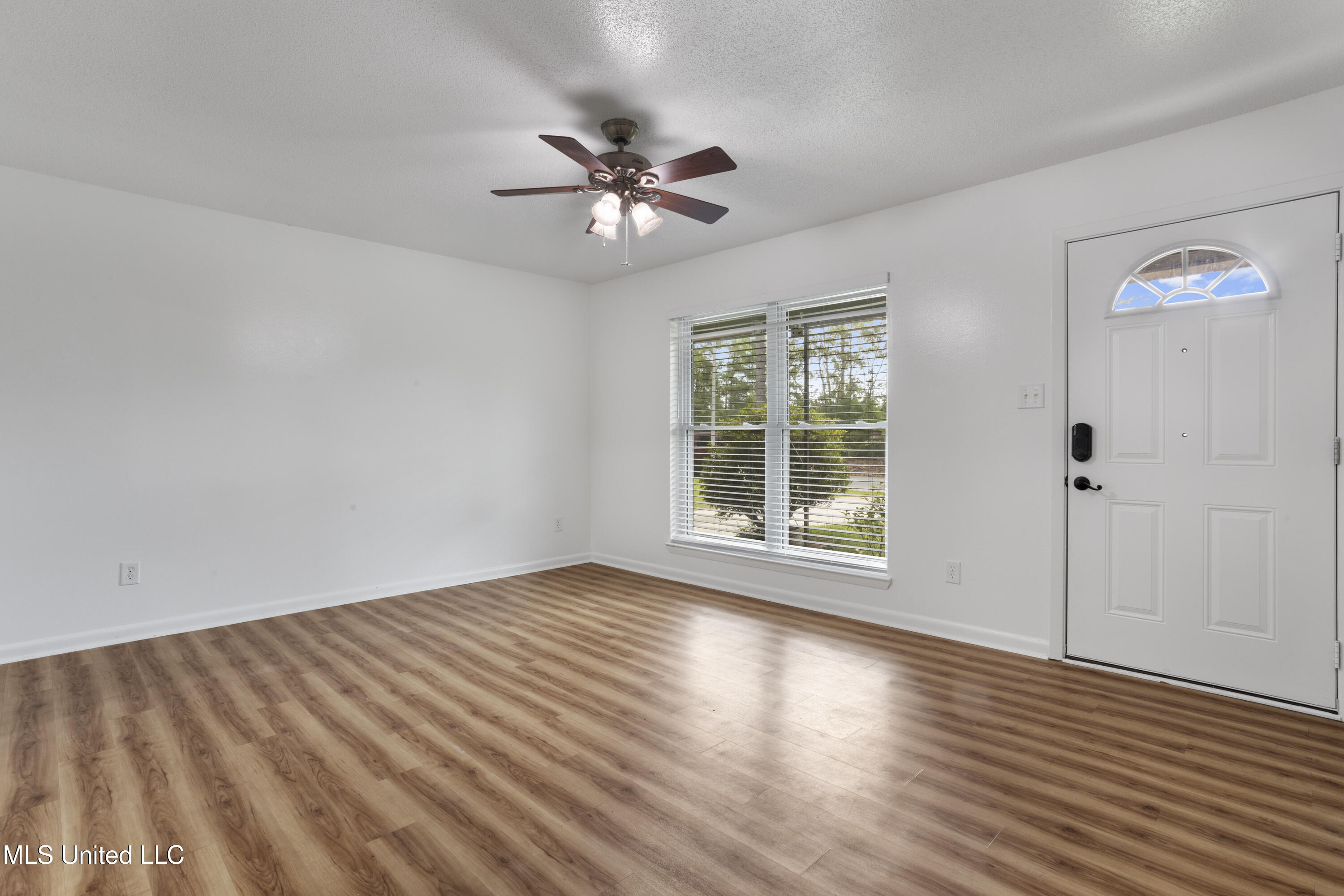 100 Grand Teton Drive, Ocean Springs, Mississippi image 4