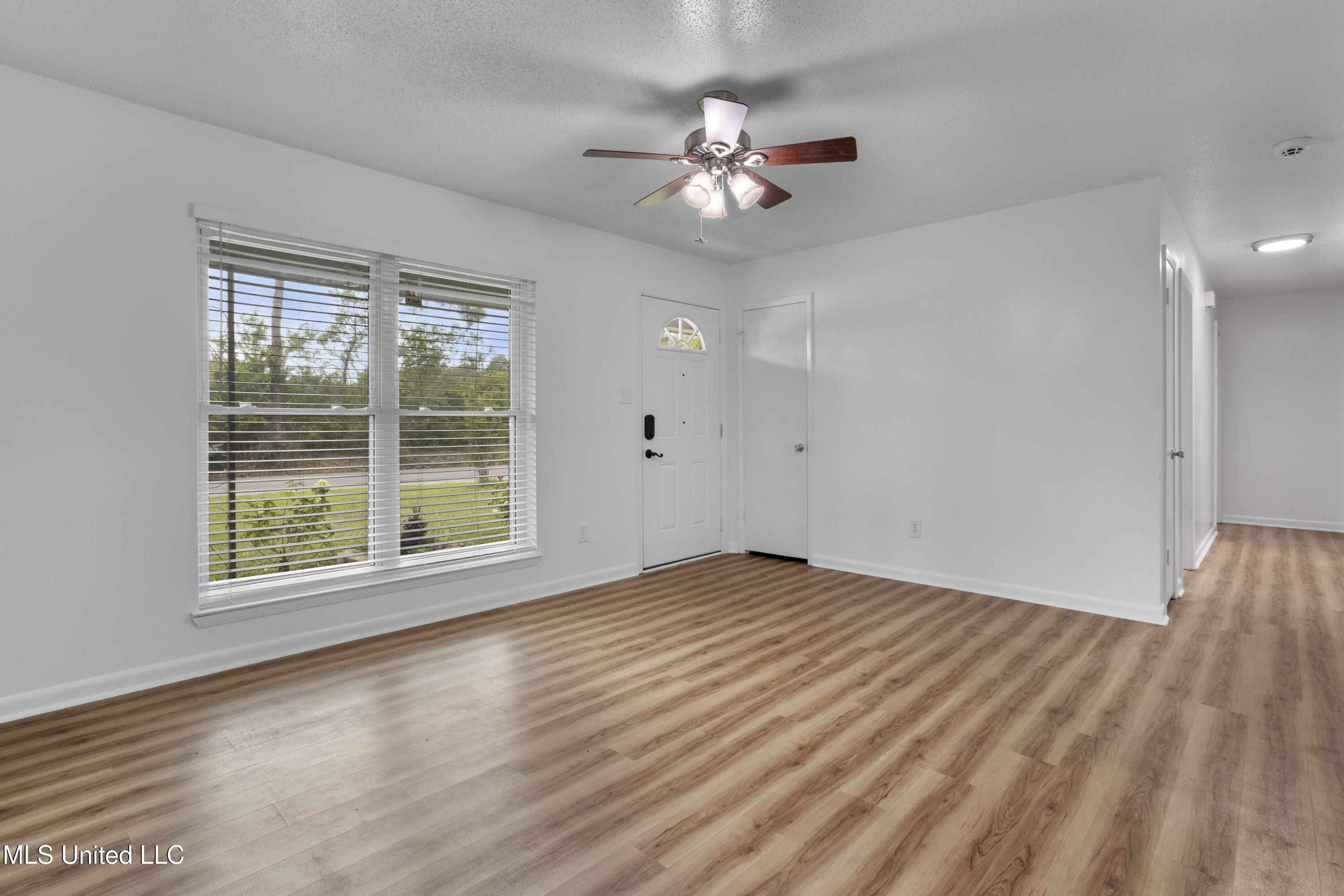 100 Grand Teton Drive, Ocean Springs, Mississippi image 3