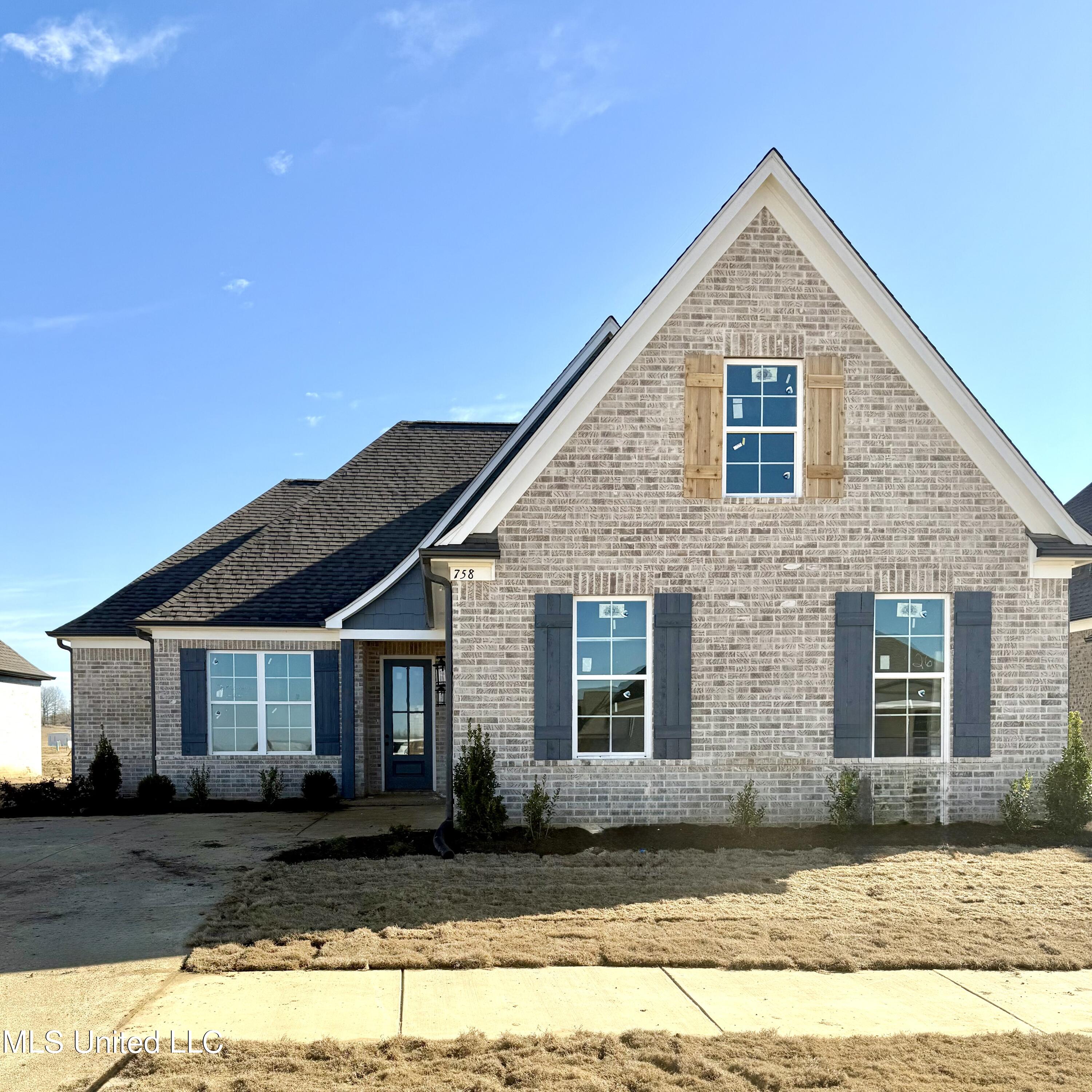 758 Coahoma Court, Nesbit, Mississippi image 1