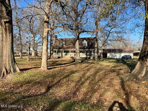 Homes For Sale - 454 Forest Road<br/> Vidalia, LA 71373