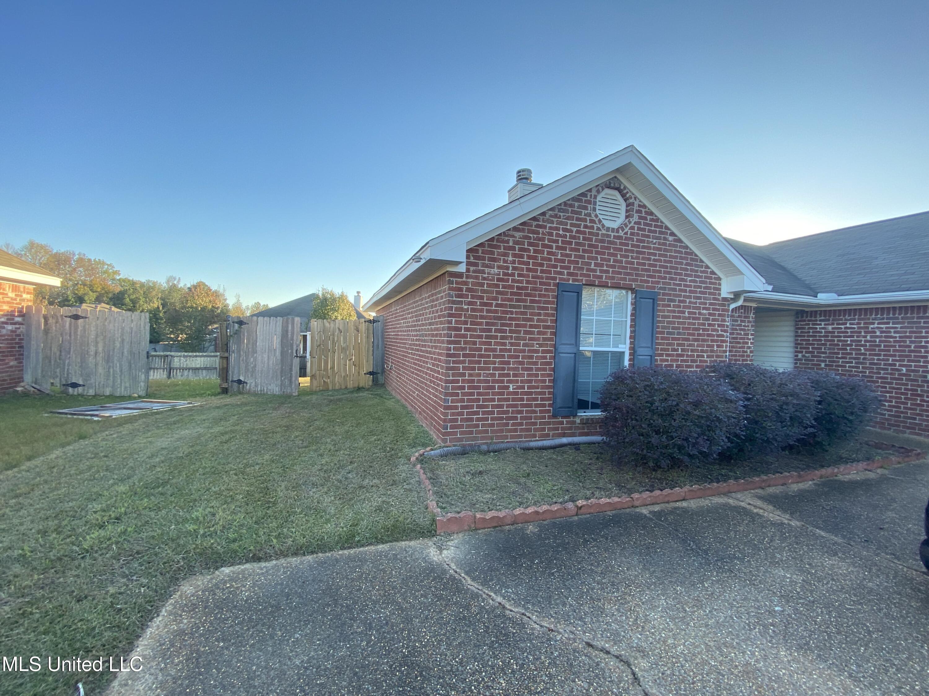 106 Oak Leaf Way, Pearl, Mississippi image 4