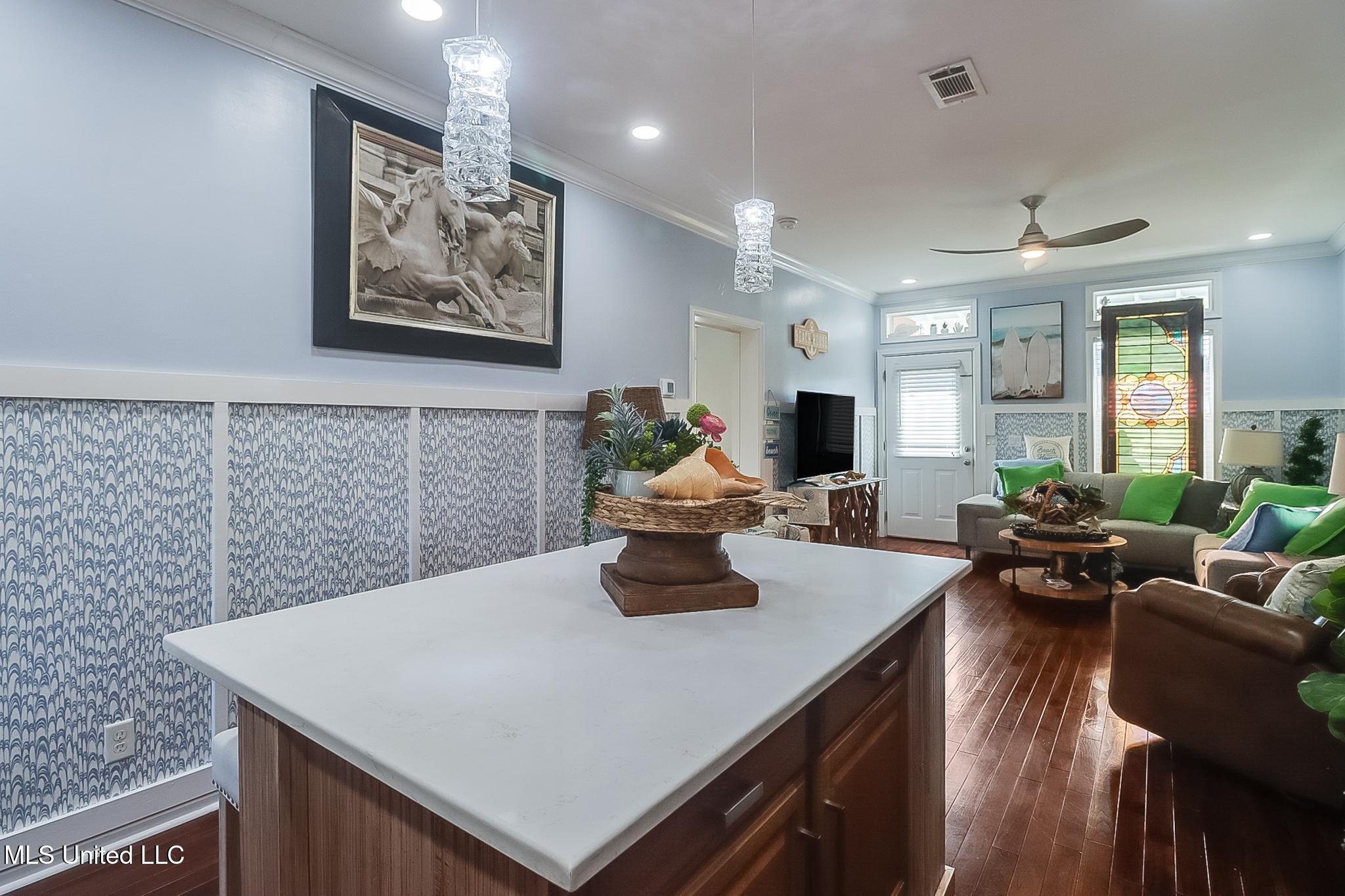 1515 E Beach Boulevard #212, Pass Christian, Mississippi image 3