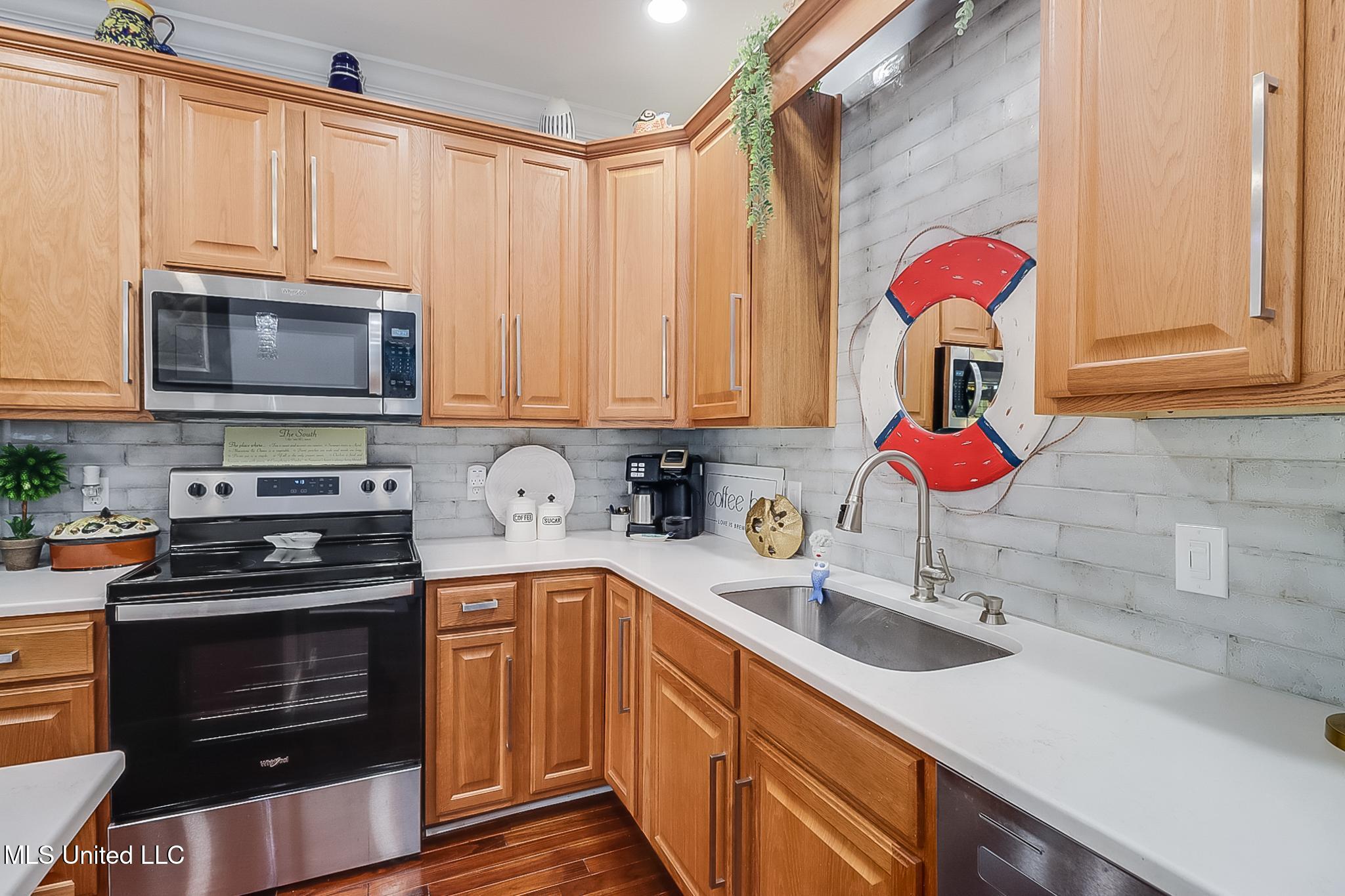 1515 E Beach Boulevard #212, Pass Christian, Mississippi image 5