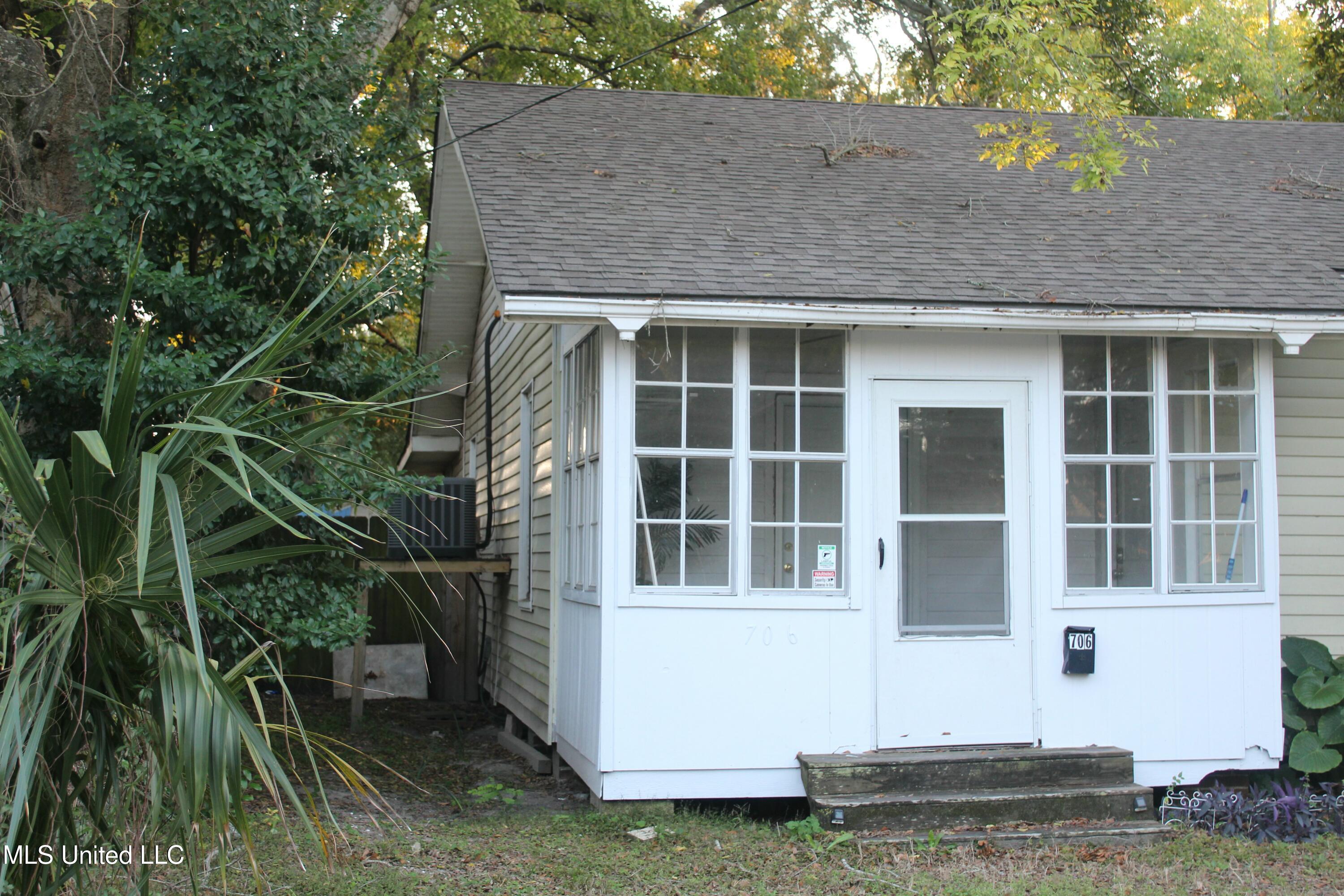 706 Mckinley Avenue, Pascagoula, Mississippi image 2