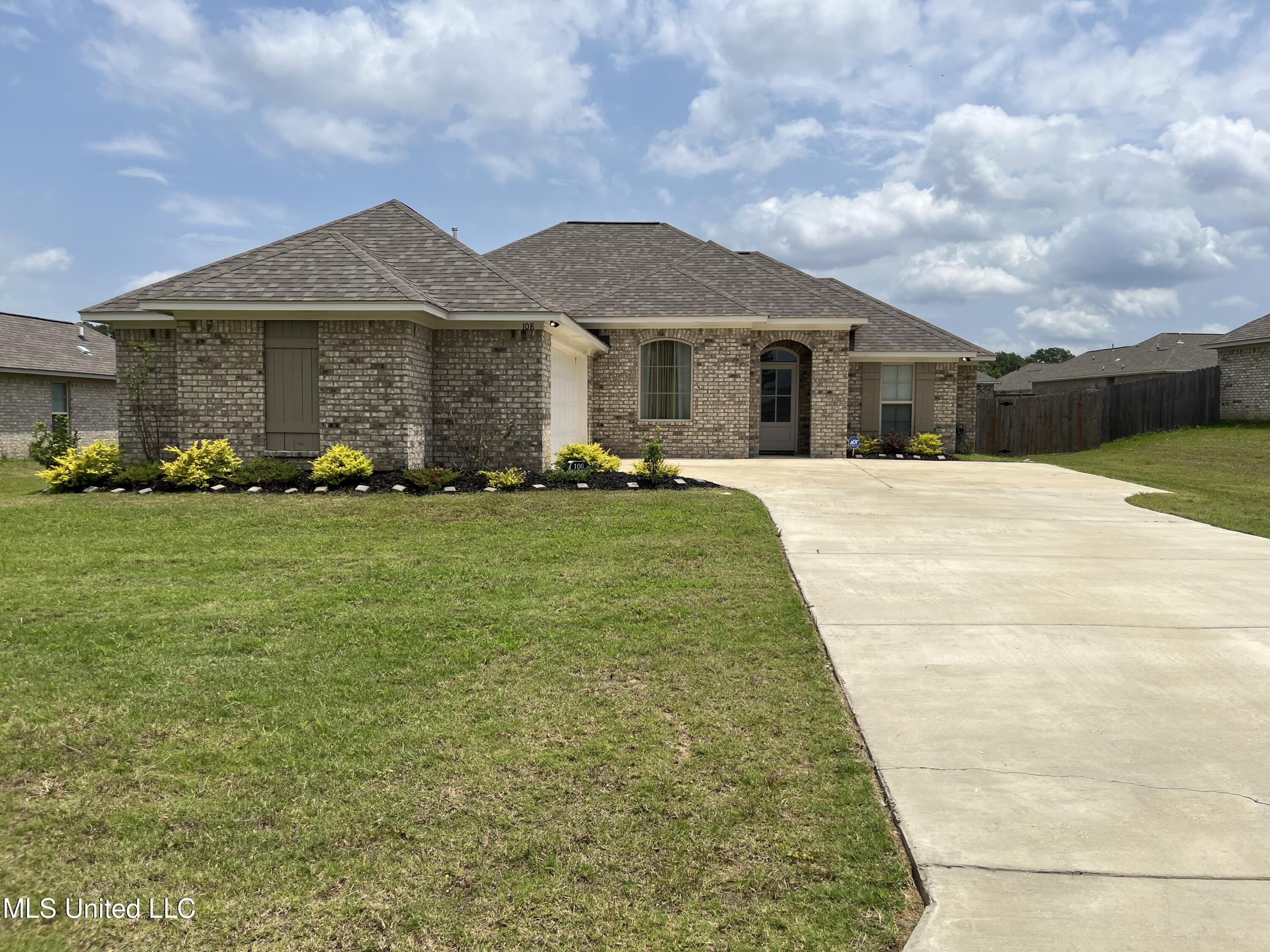 108 Brunswick Cove, Canton, Mississippi image 1